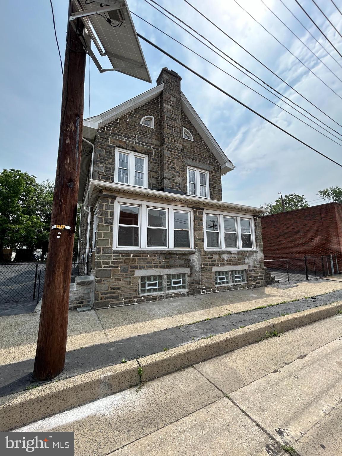 825 JERSEY AVENUE