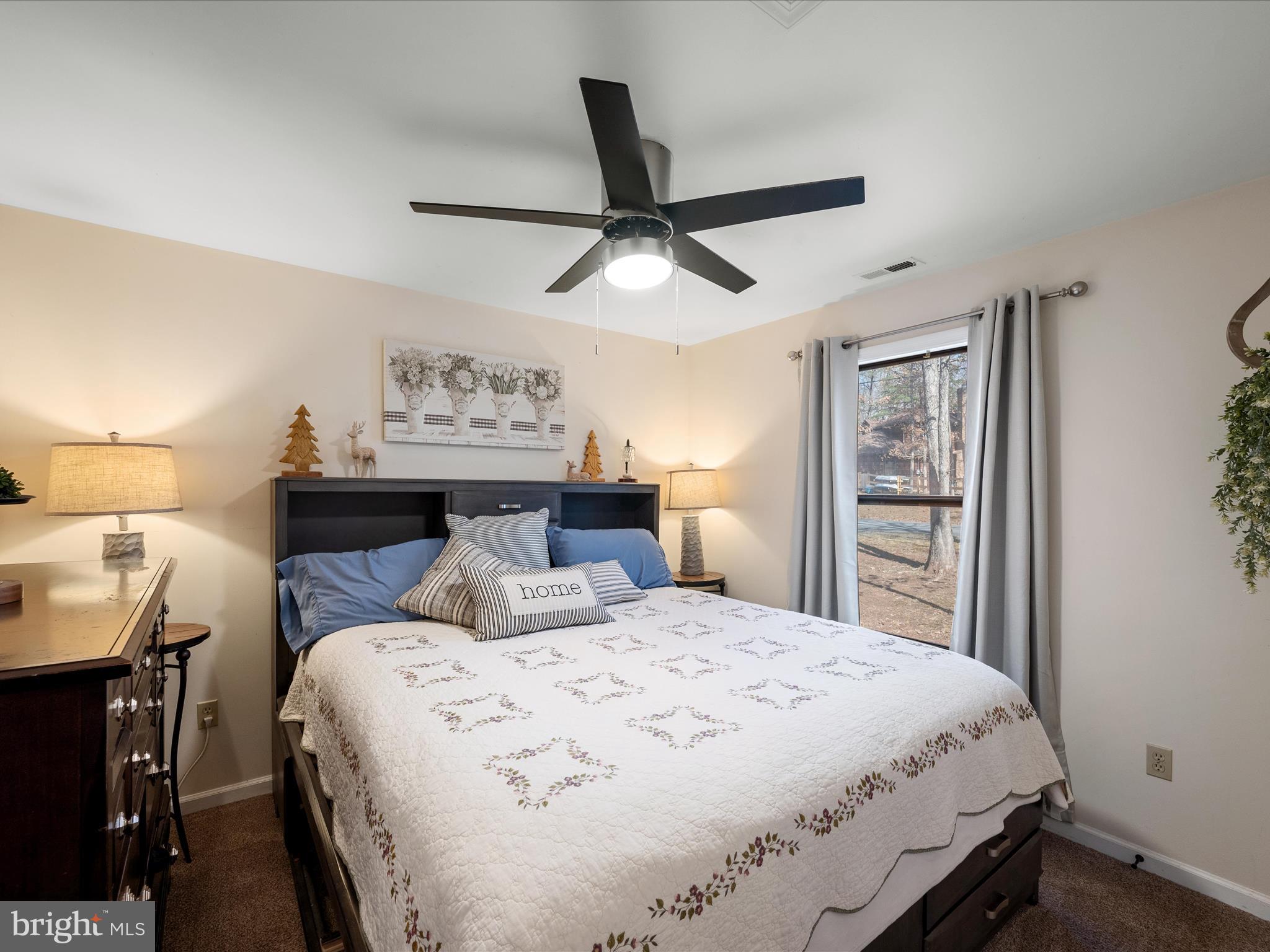 LAKE HOLIDAY ESTATES - Residential