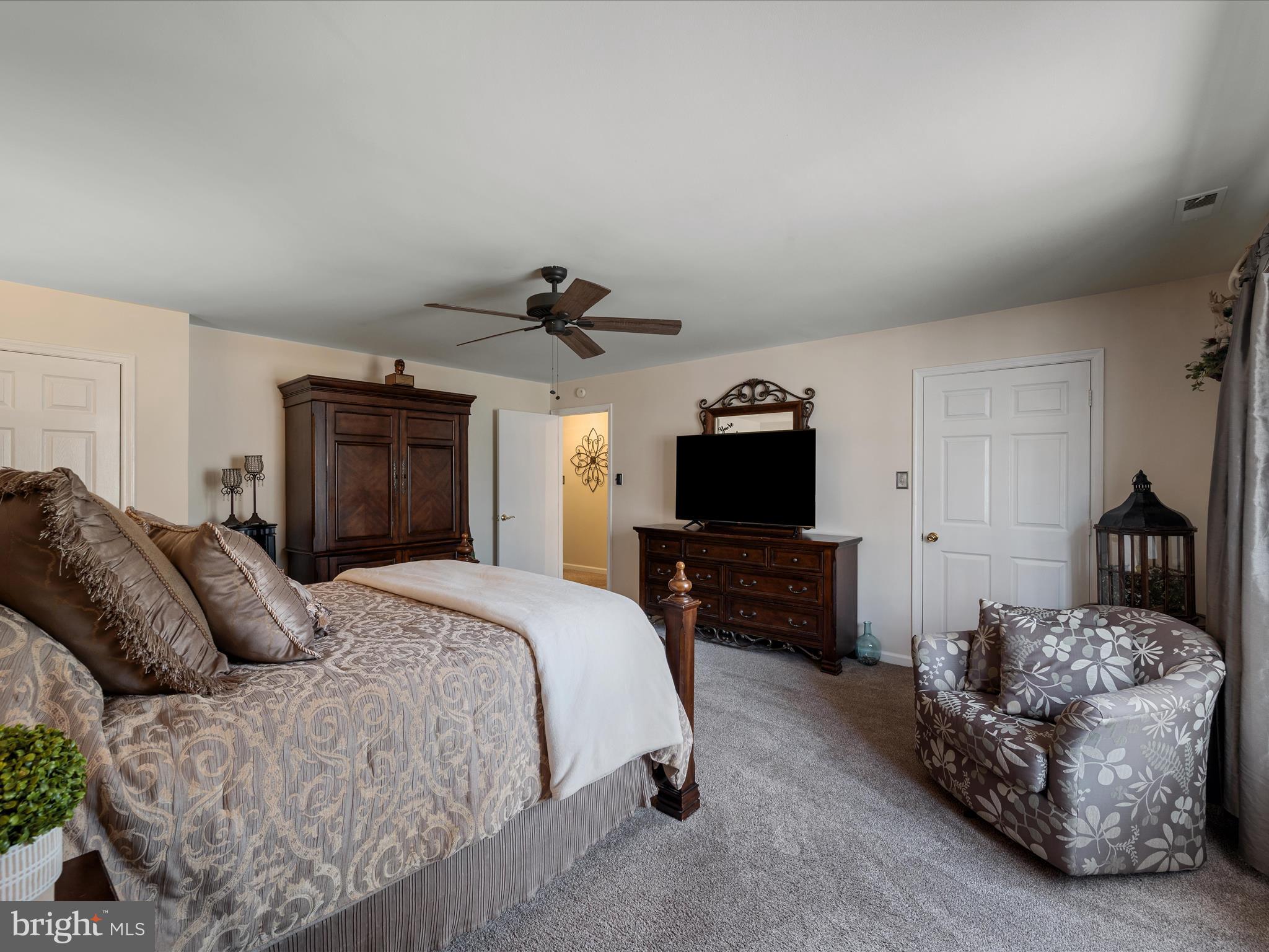 LAKE HOLIDAY ESTATES - Residential