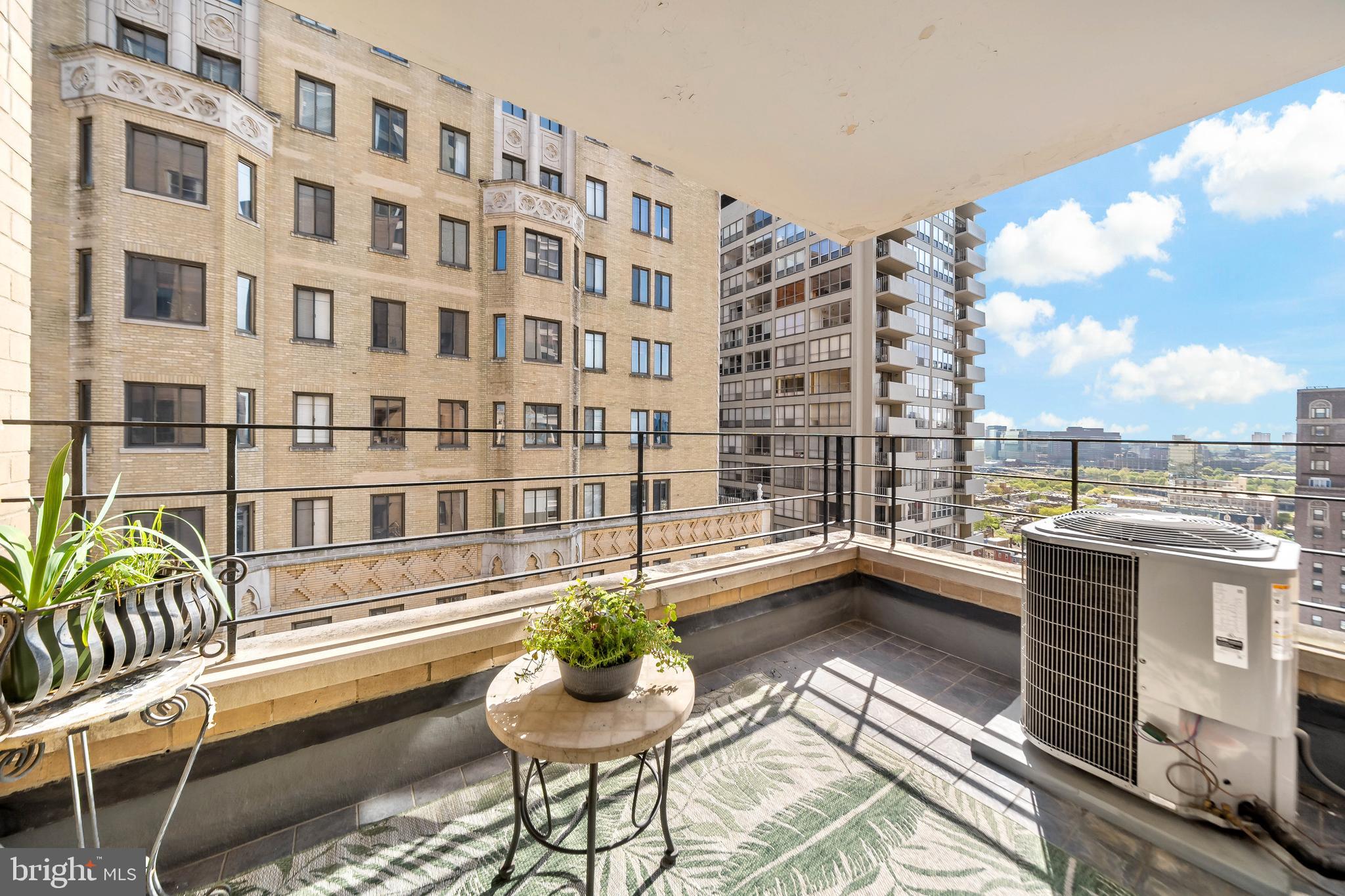 RITTENHOUSE SQUARE - Residential