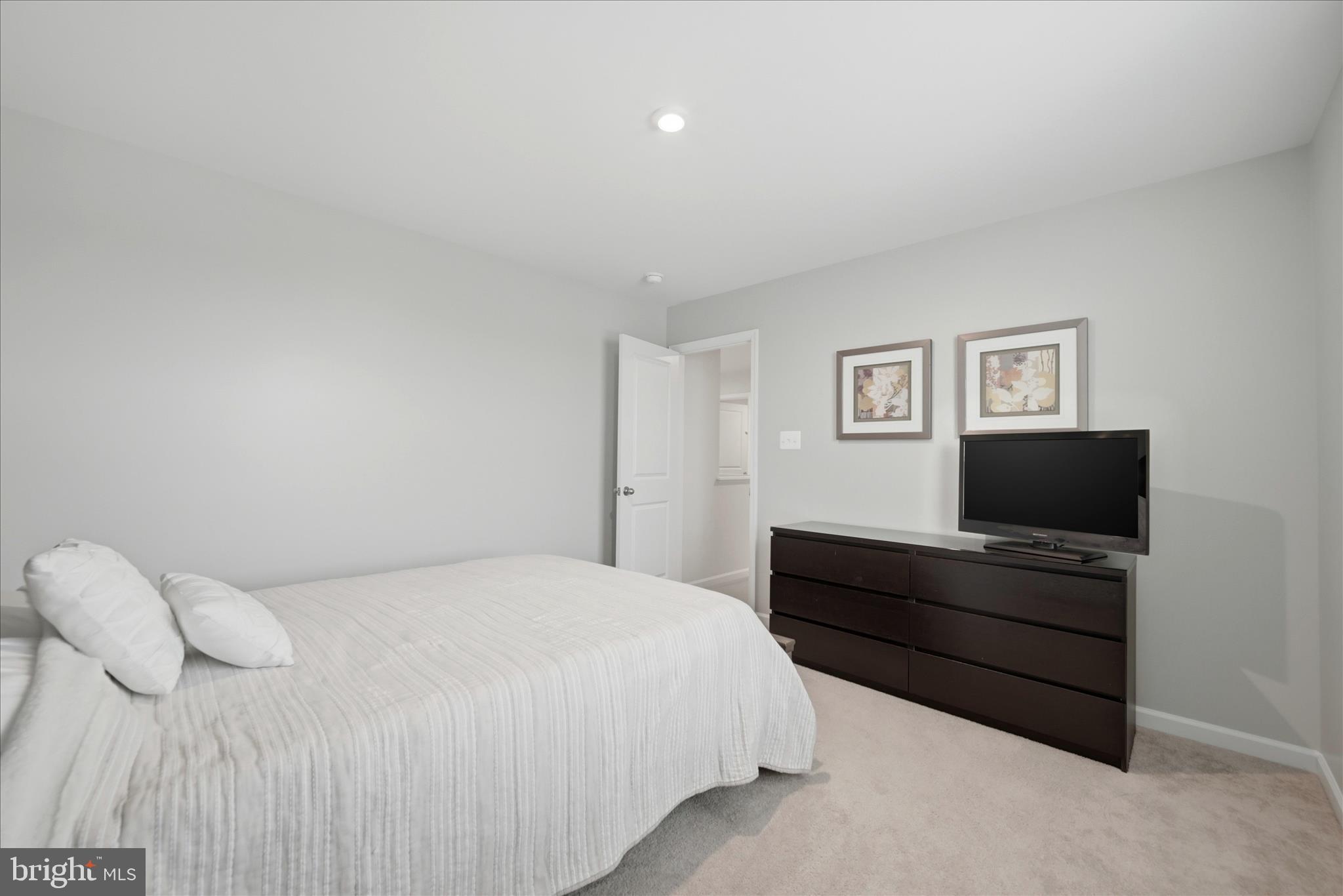 THE VILLAGE AT MIDDLETOWN - Residential