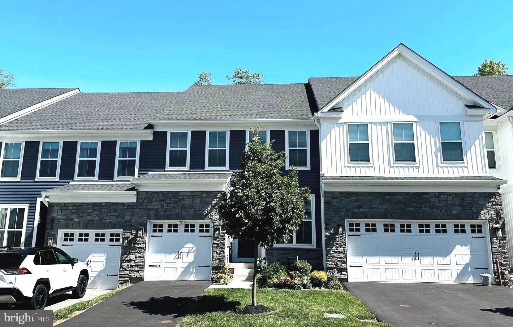 WALNUT CREEK AT MONT - Residential