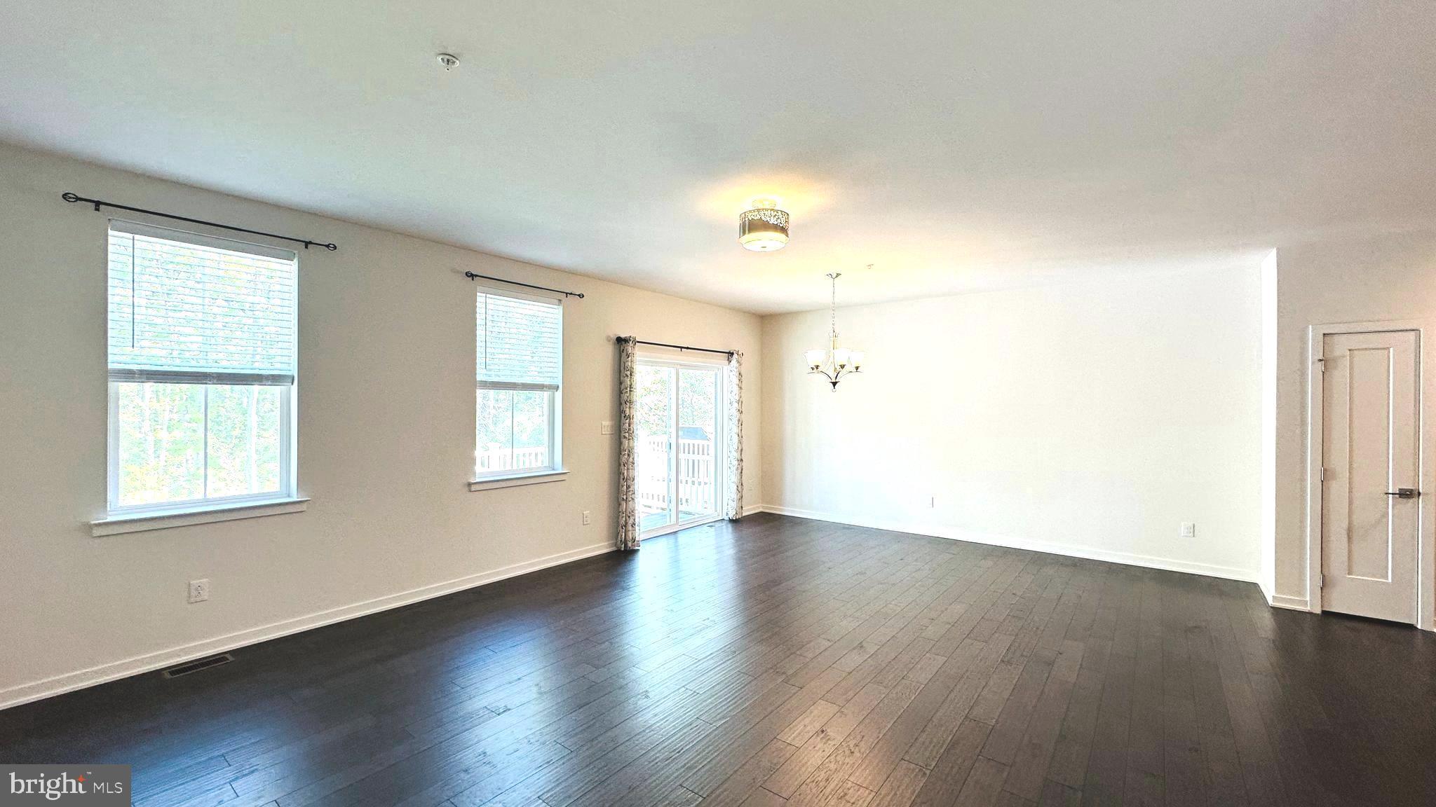WALNUT CREEK AT MONT - Residential
