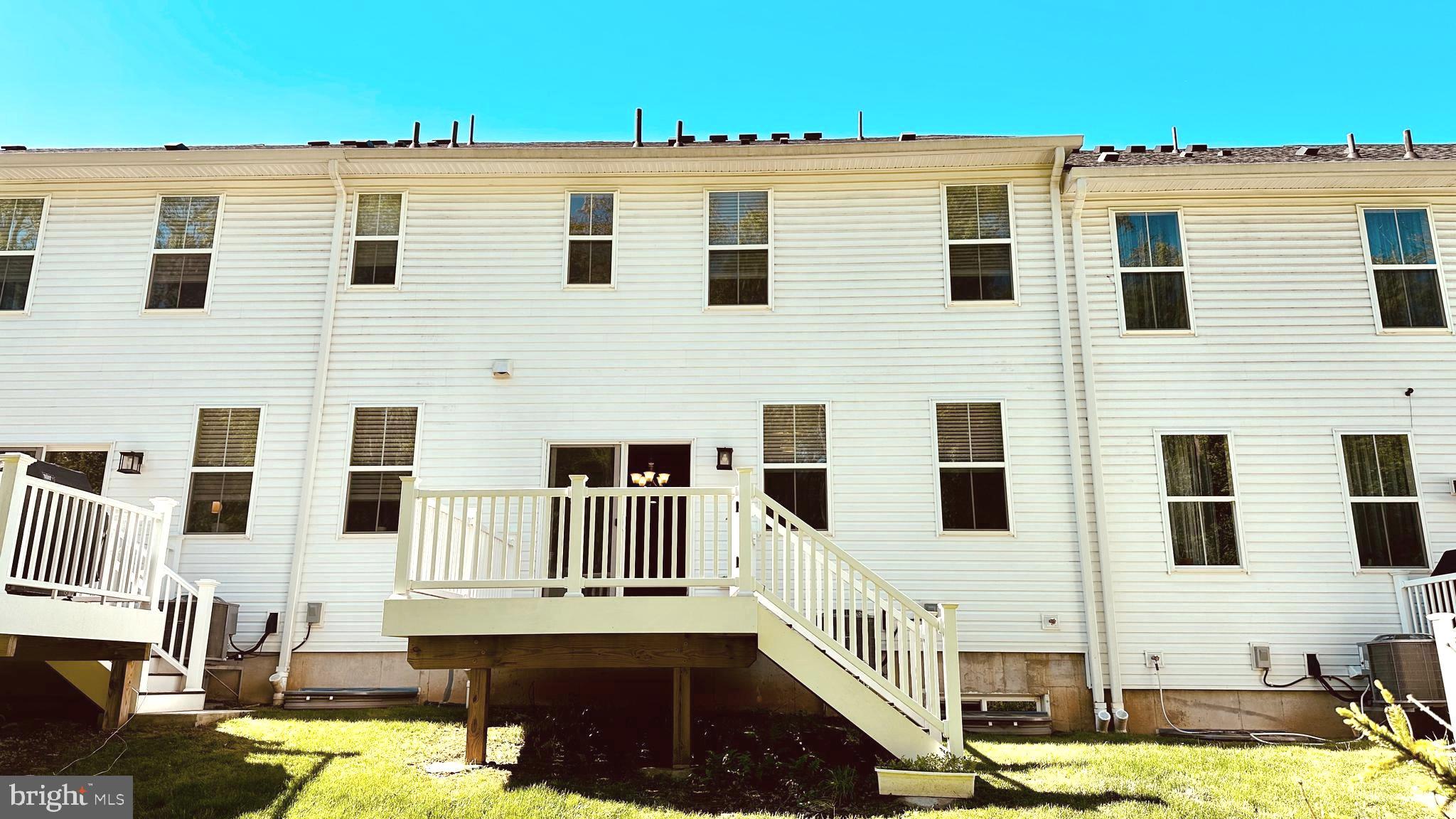 WALNUT CREEK AT MONT - Residential