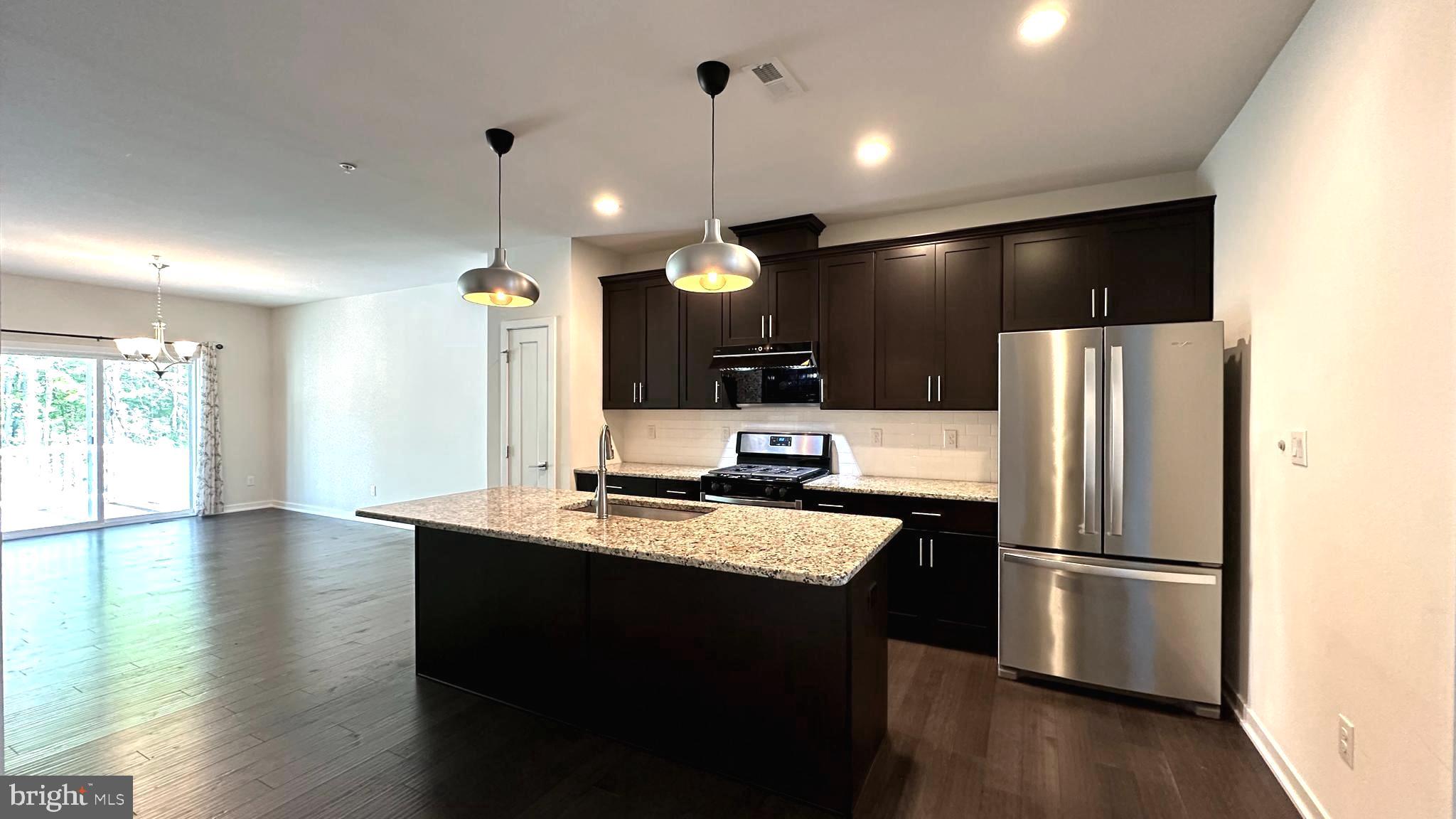 WALNUT CREEK AT MONT - Residential