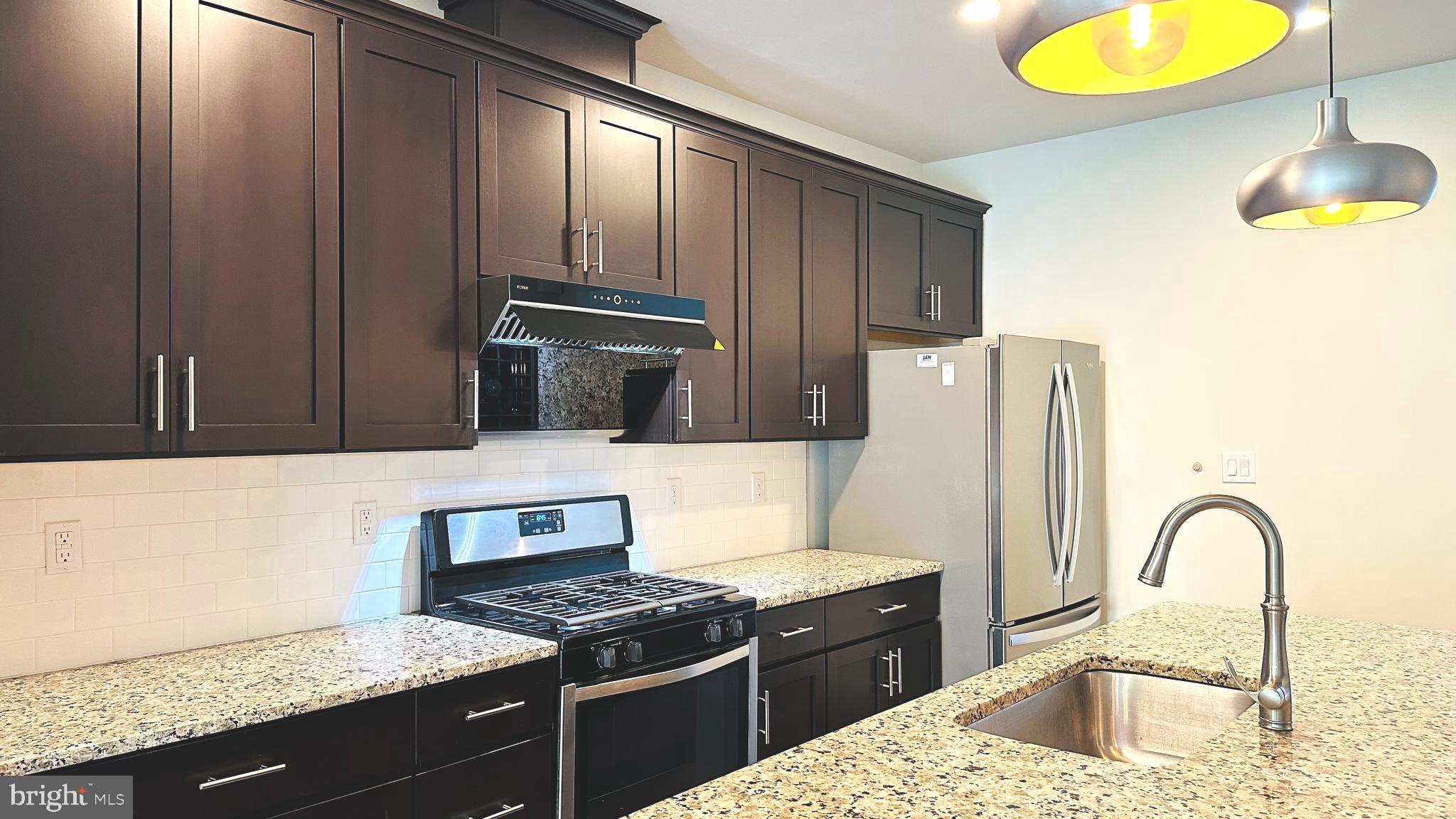 WALNUT CREEK AT MONT - Residential
