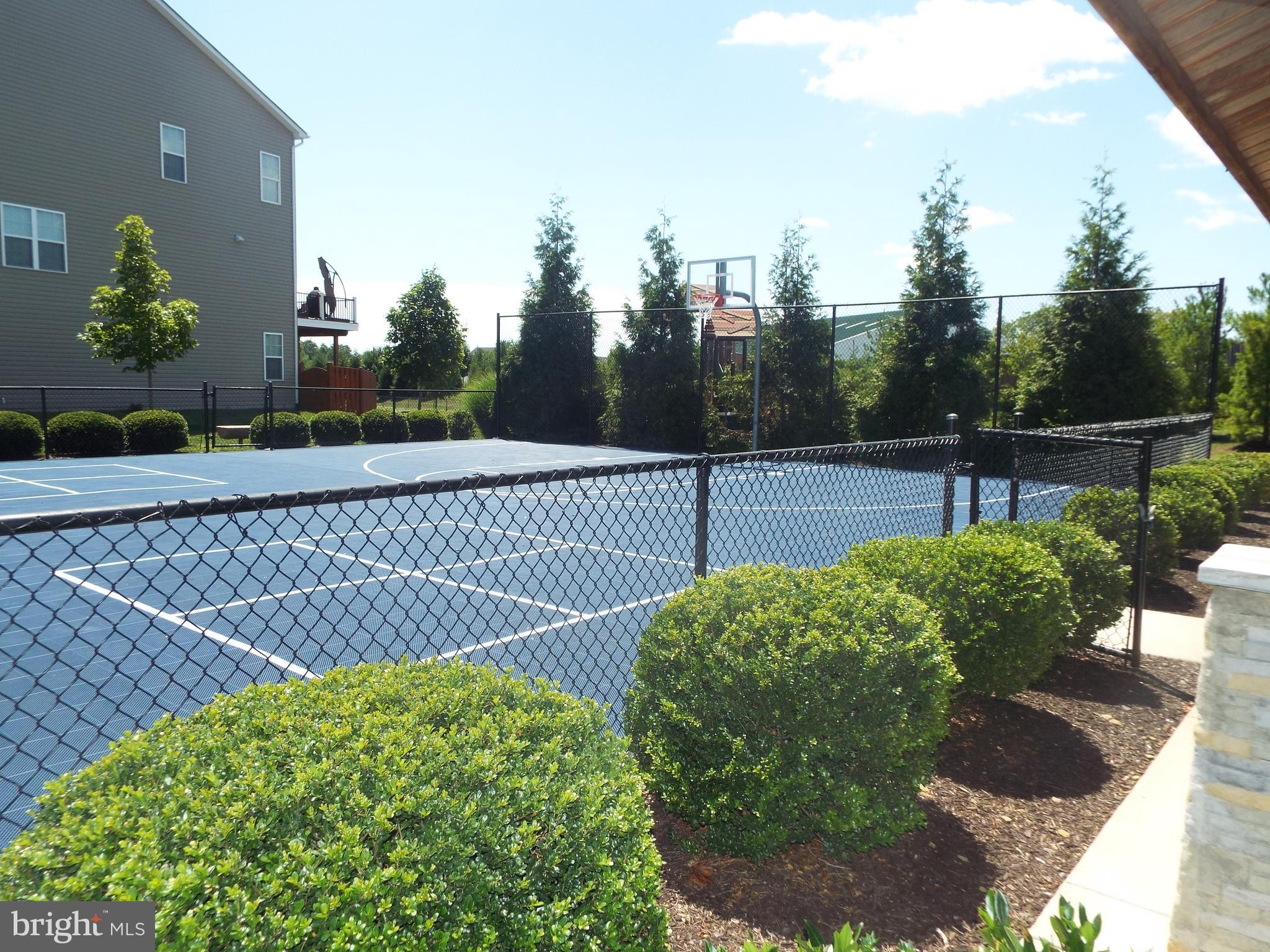 MAYFAIR - Residential Lease