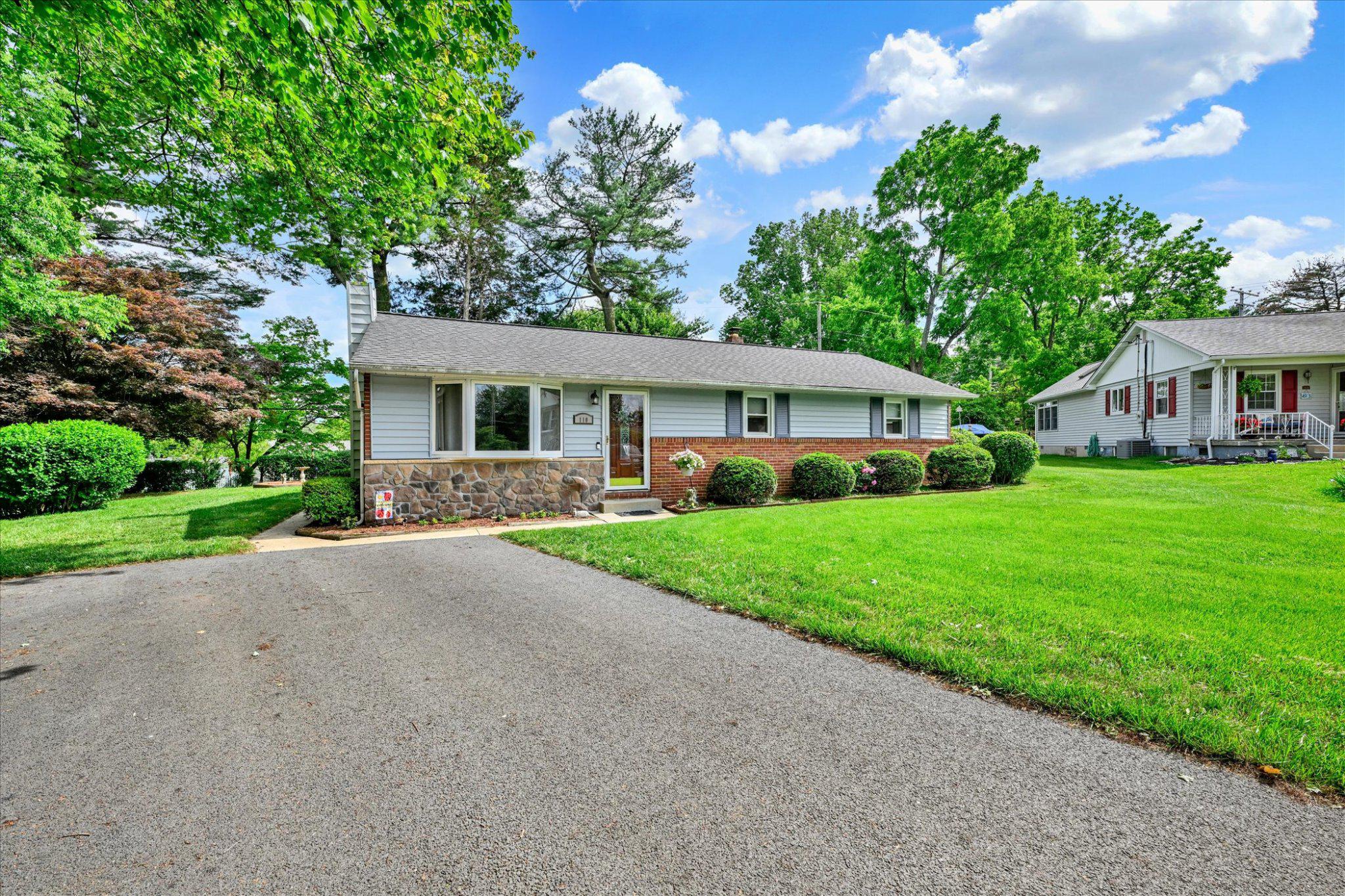 110 W LYNBROOK PLACE