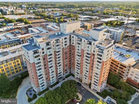 Photo of 2726 Gallows Road #1517, VIENNA, VA 22180 (MLS # VAFX2339058)