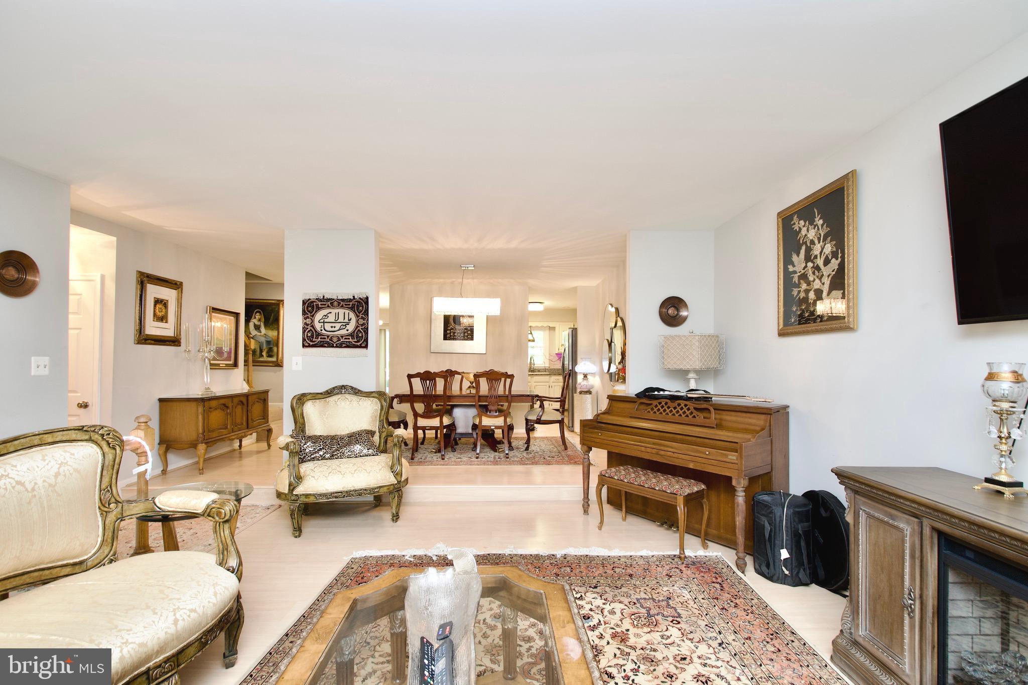 4024 NICHOLAS COURT