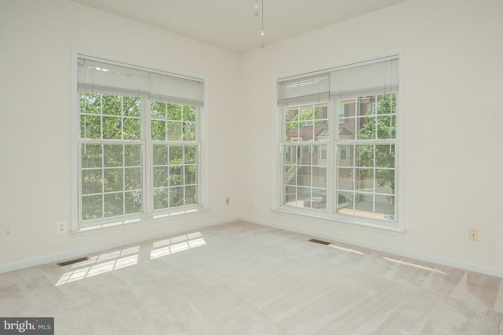 TOWNES AT MANCHESTER PARK - Residential Lease