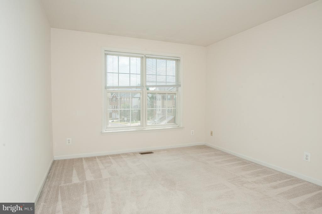 TOWNES AT MANCHESTER PARK - Residential Lease