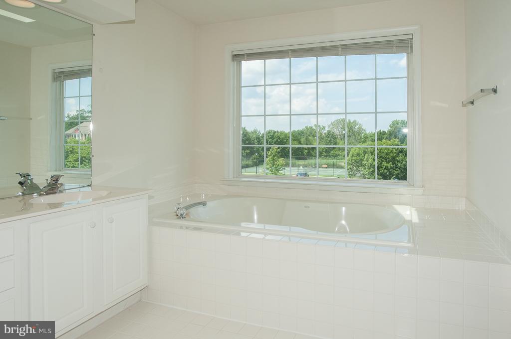 TOWNES AT MANCHESTER PARK - Residential Lease