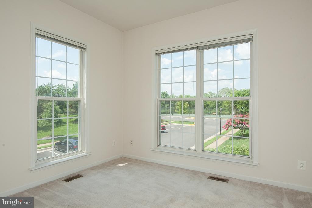 TOWNES AT MANCHESTER PARK - Residential Lease