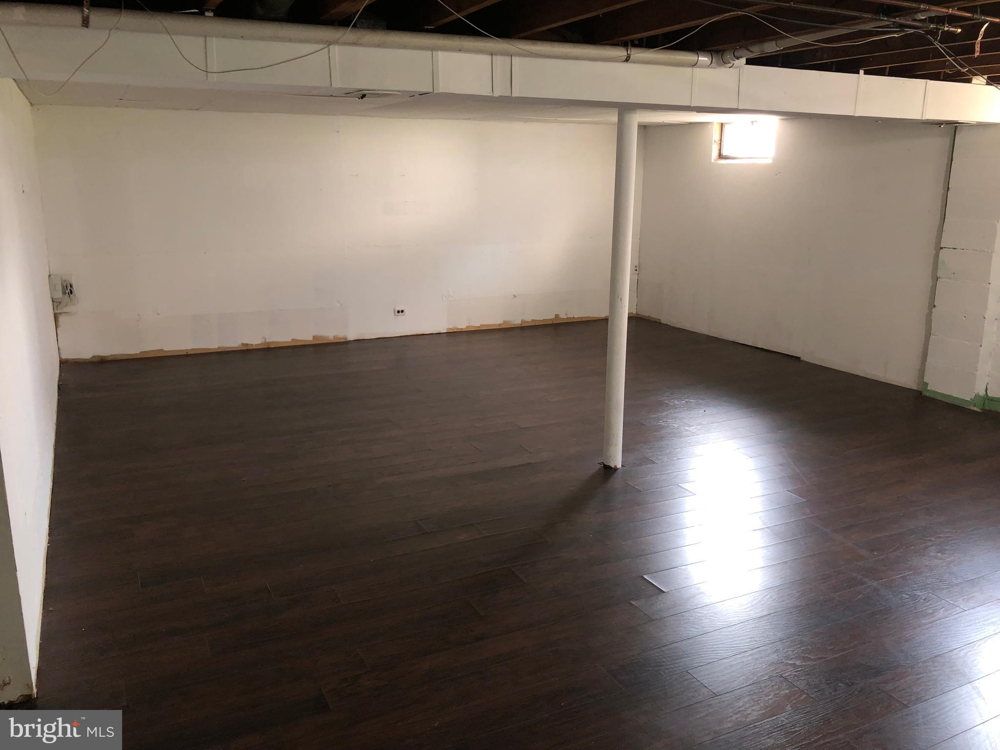 PLEASANTVILLE - Residential Lease