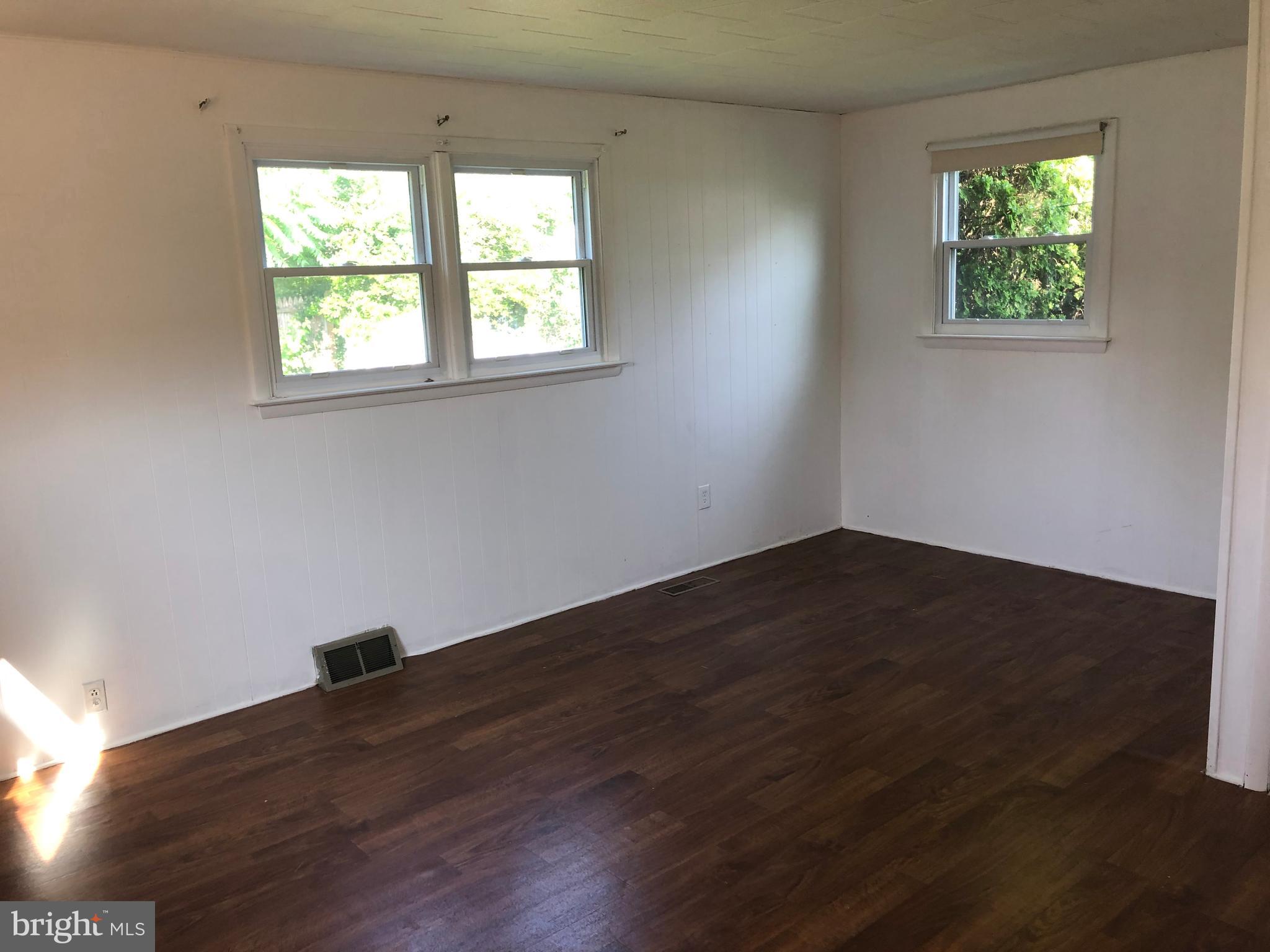 PLEASANTVILLE - Residential Lease