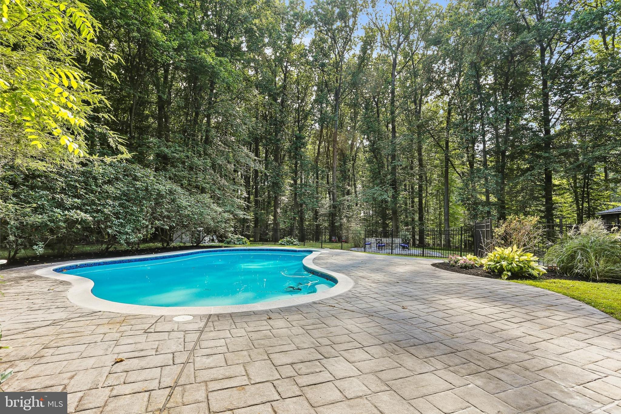 CHAPEL WOODS - Residential