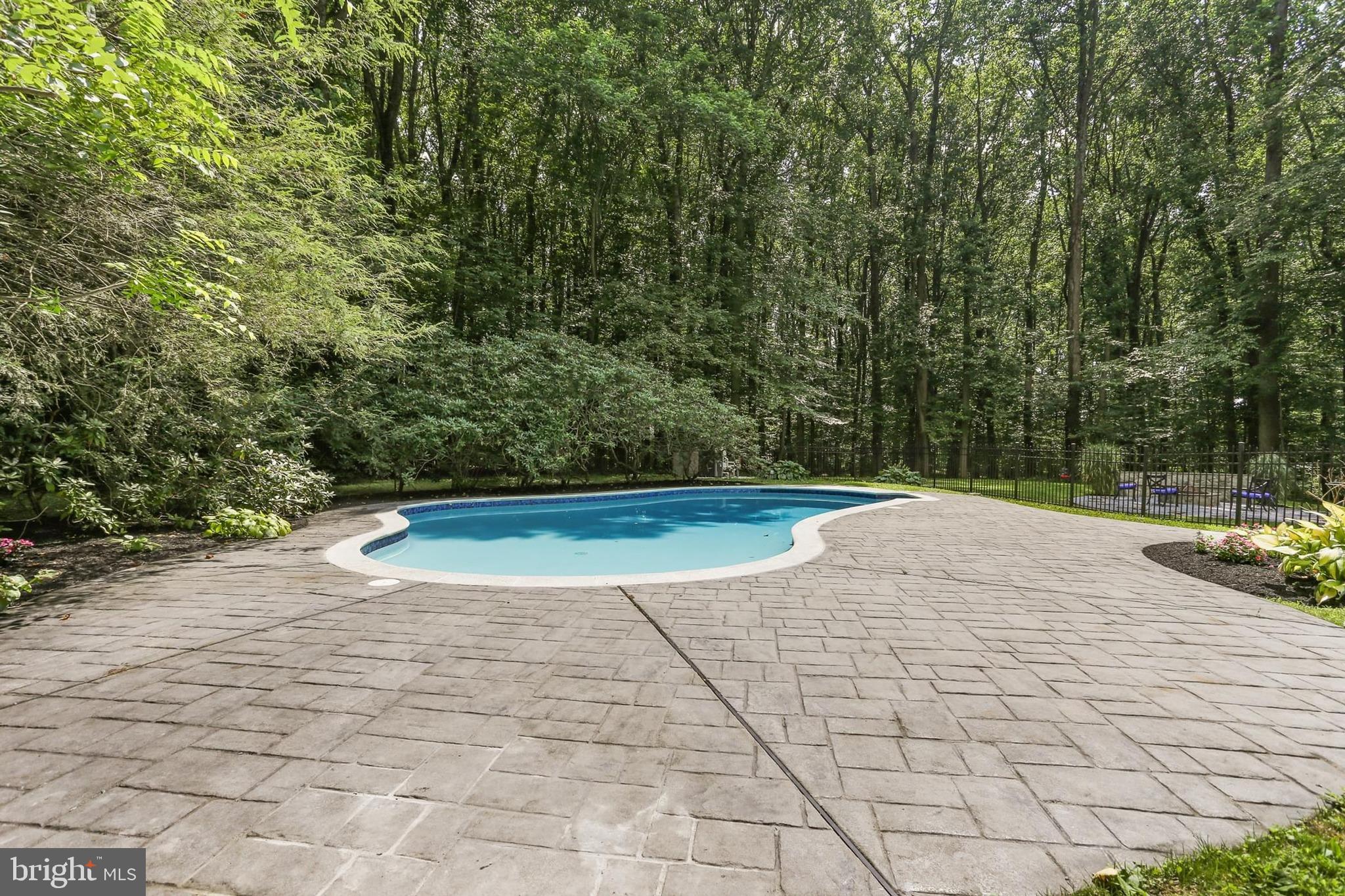 CHAPEL WOODS - Residential