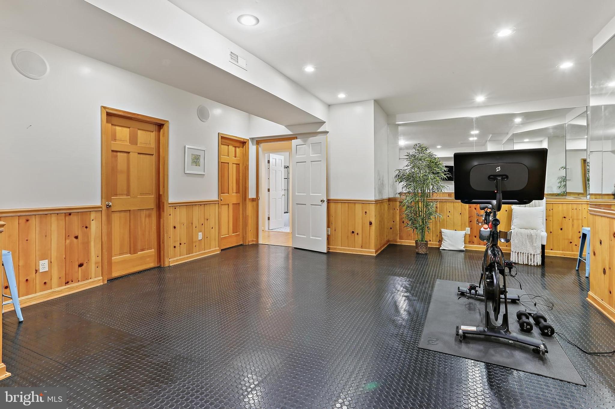 CHAPEL WOODS - Residential