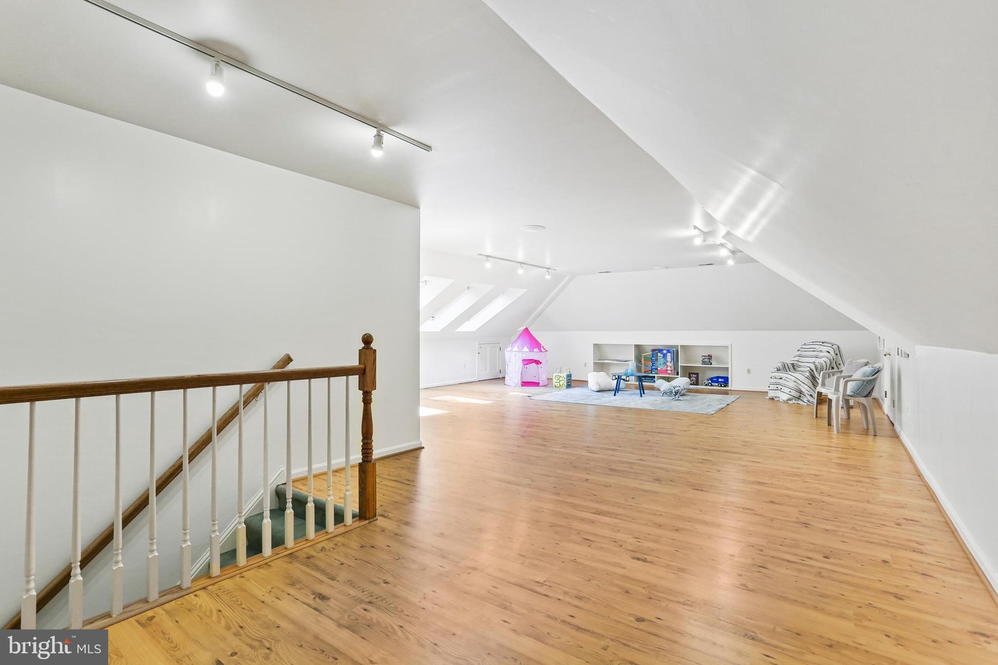 CHAPEL WOODS - Residential