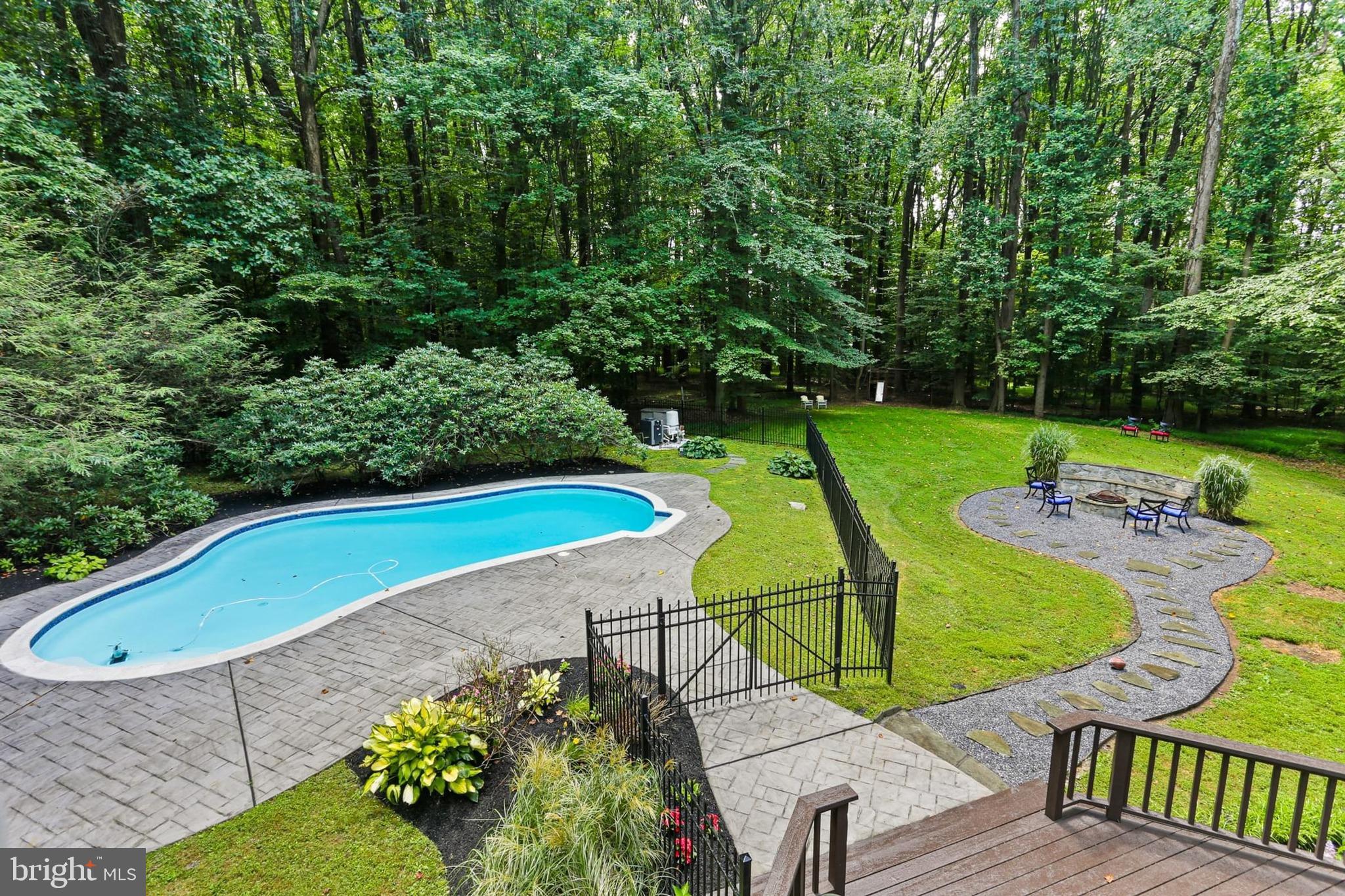 CHAPEL WOODS - Residential