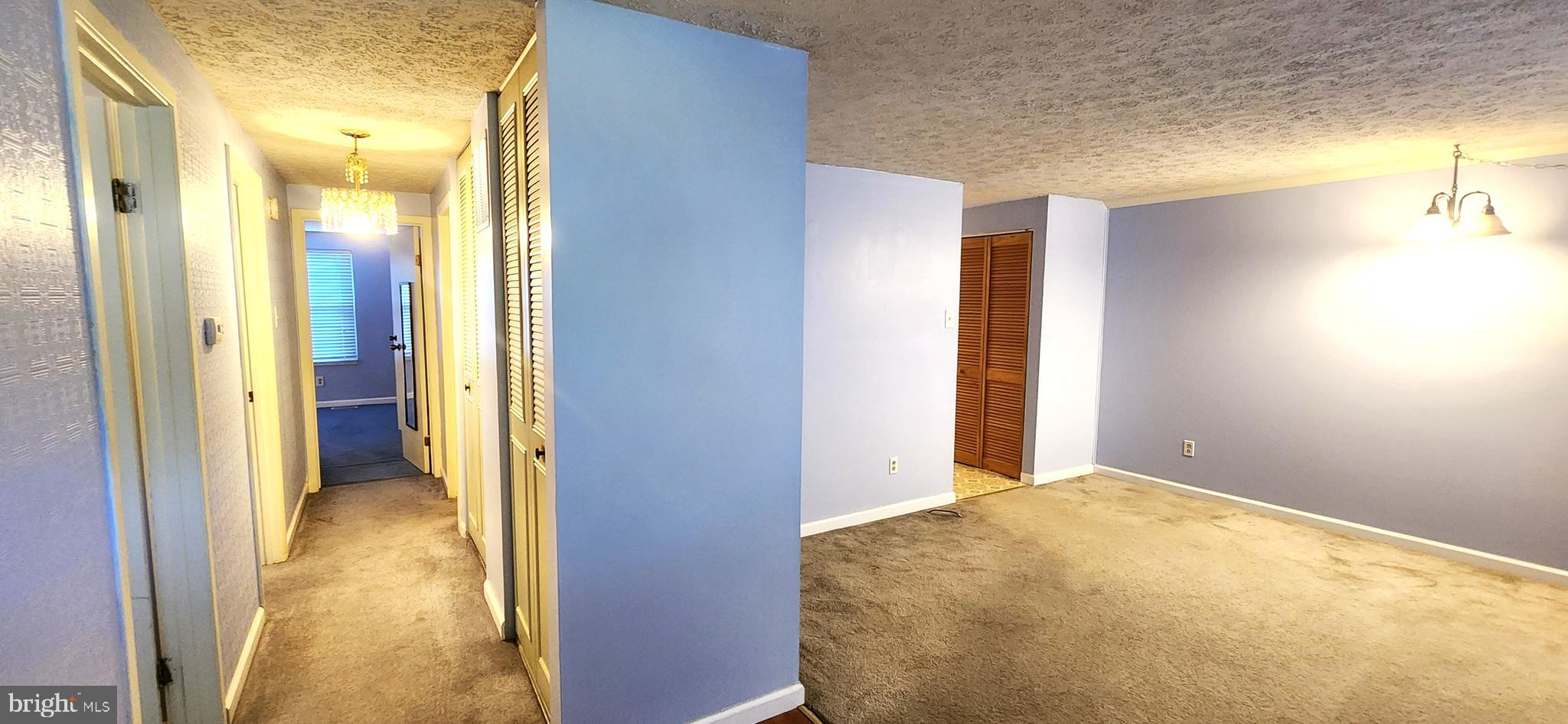 HALLFIELD MANOR - Residential