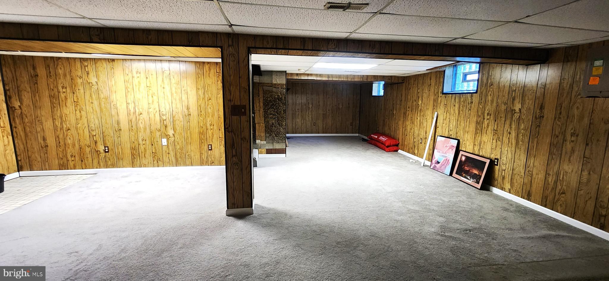 HALLFIELD MANOR - Residential