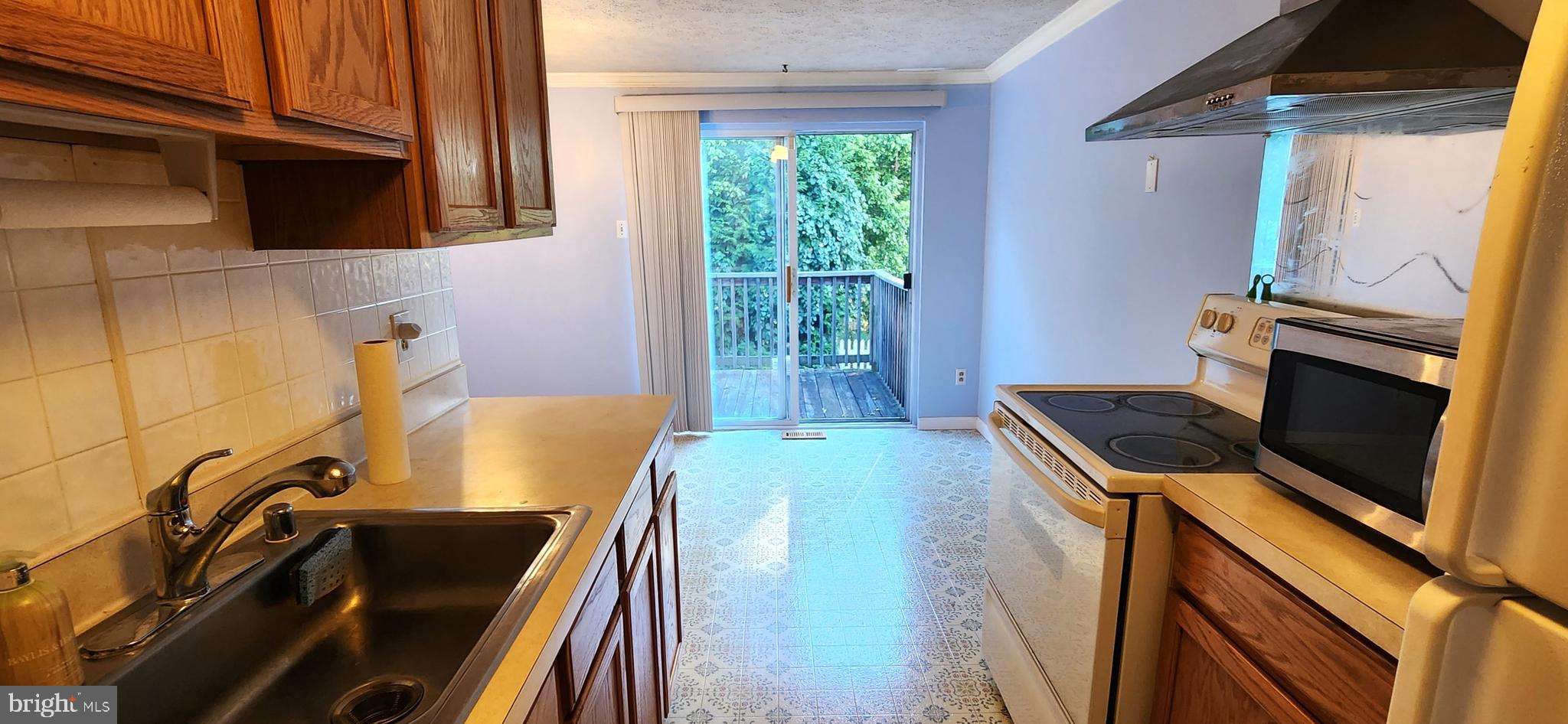 HALLFIELD MANOR - Residential