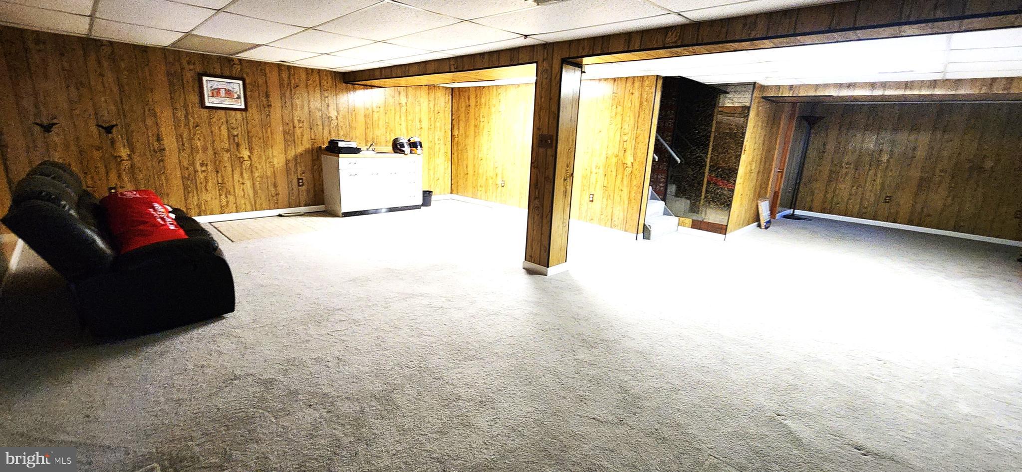 HALLFIELD MANOR - Residential