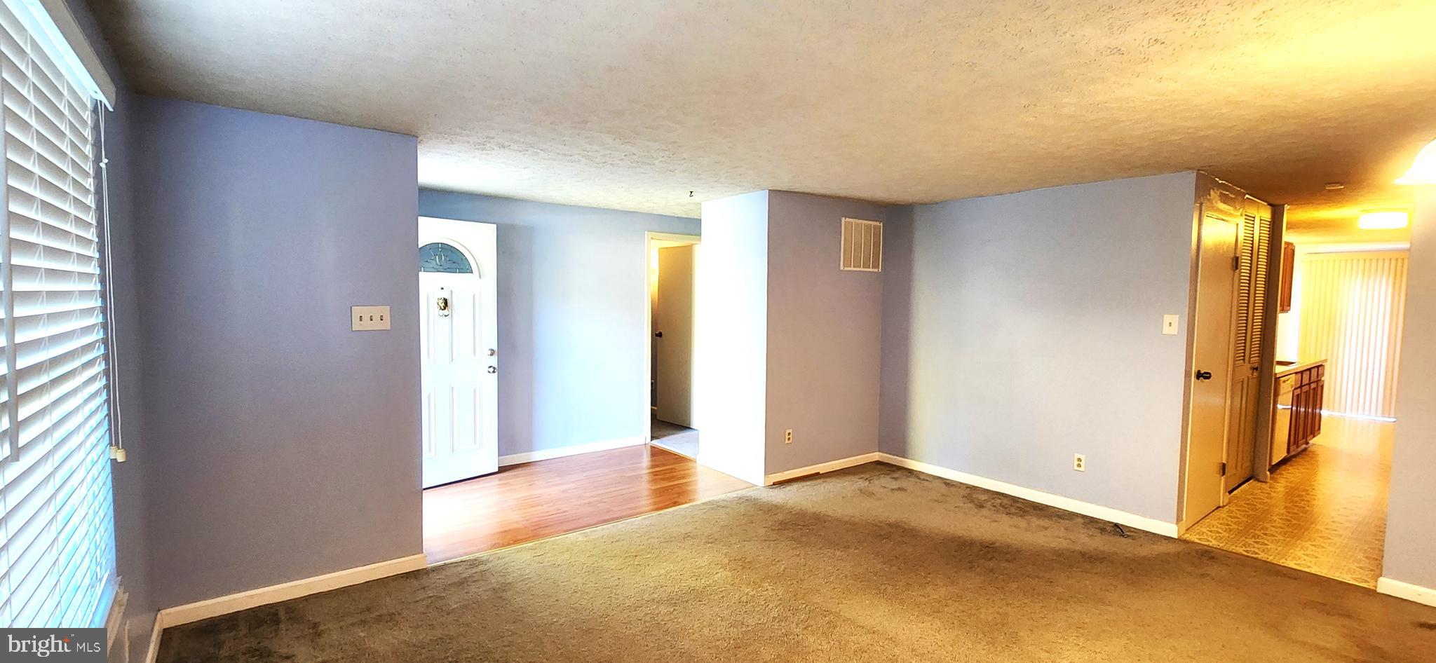 HALLFIELD MANOR - Residential