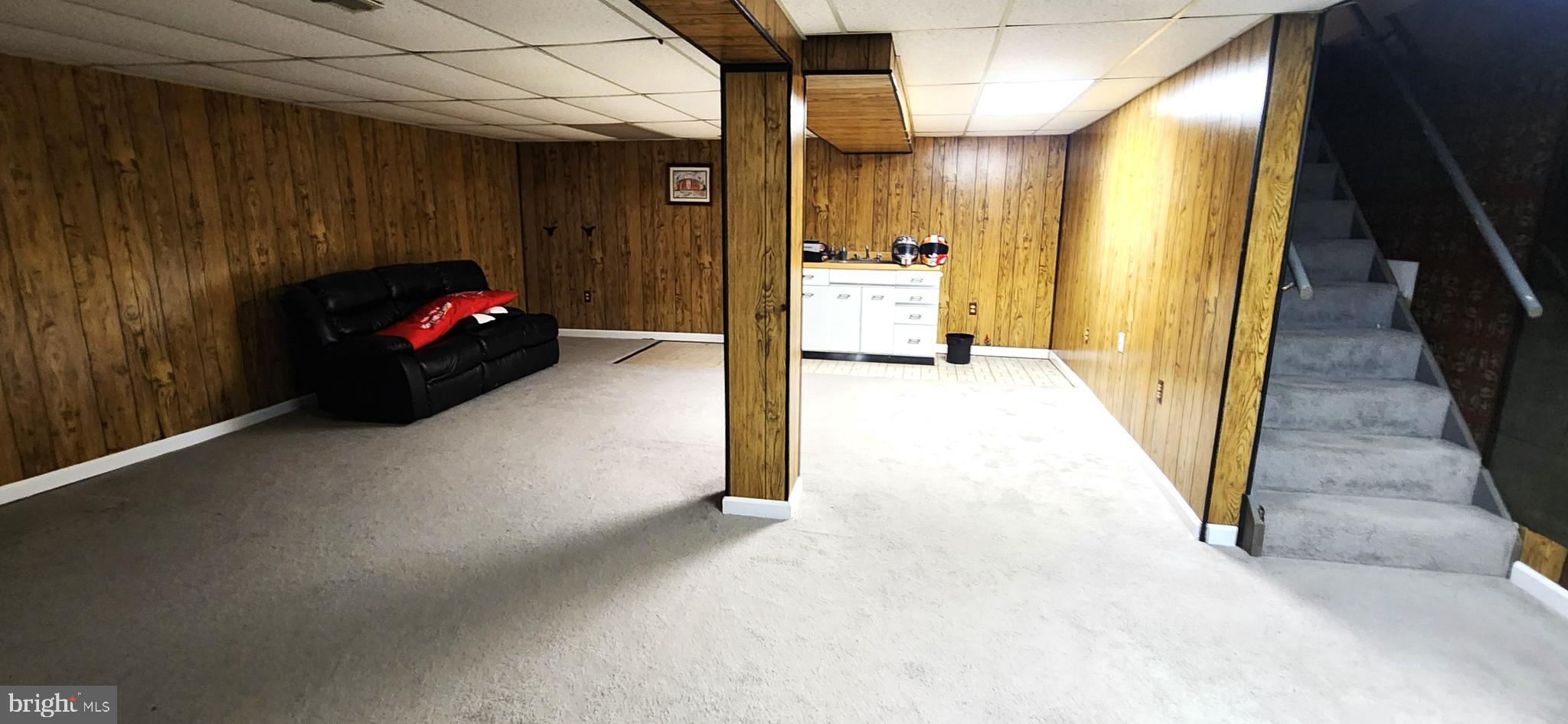 HALLFIELD MANOR - Residential