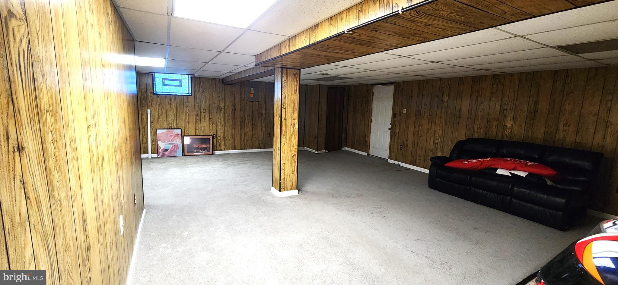 HALLFIELD MANOR - Residential