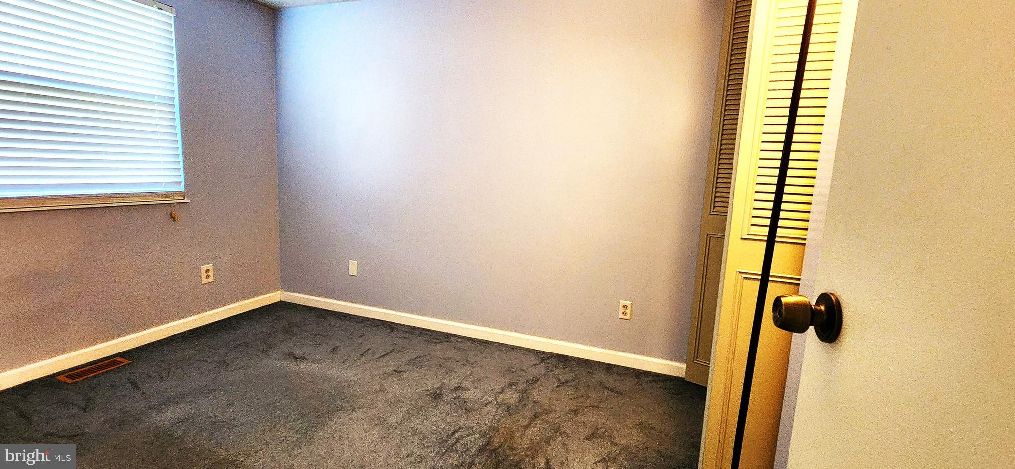 HALLFIELD MANOR - Residential