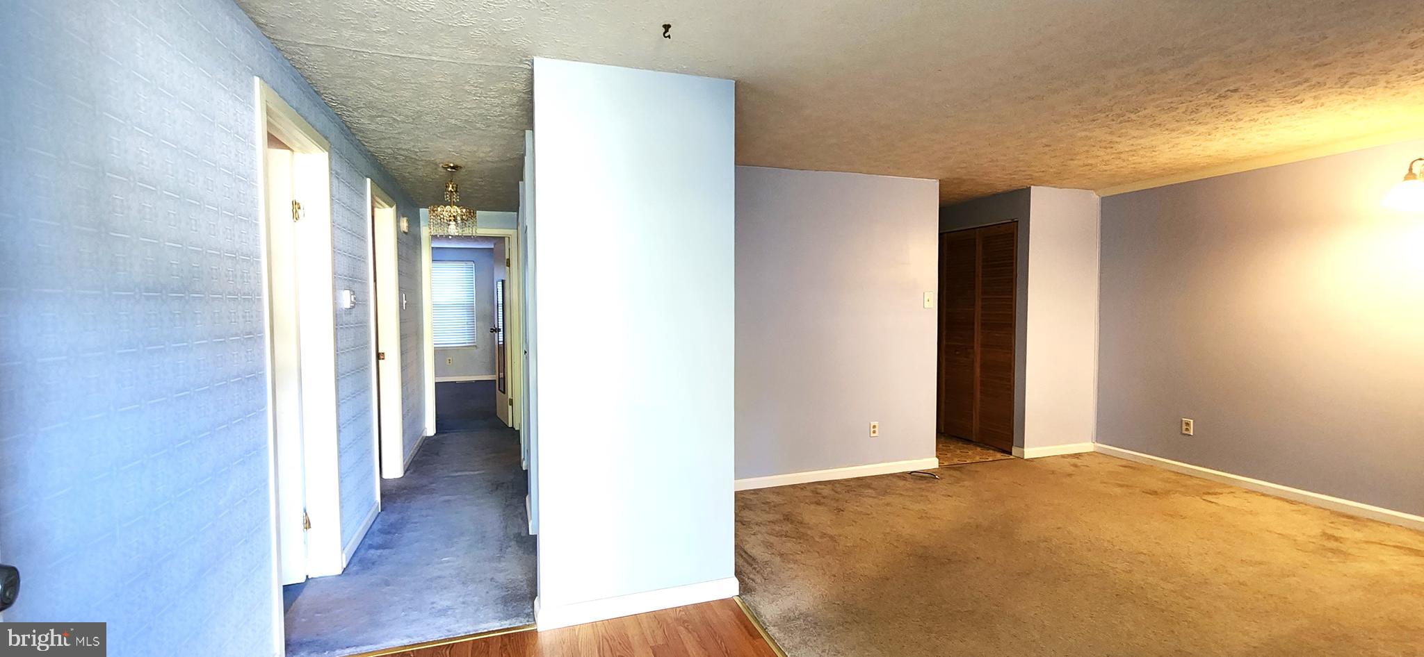 HALLFIELD MANOR - Residential