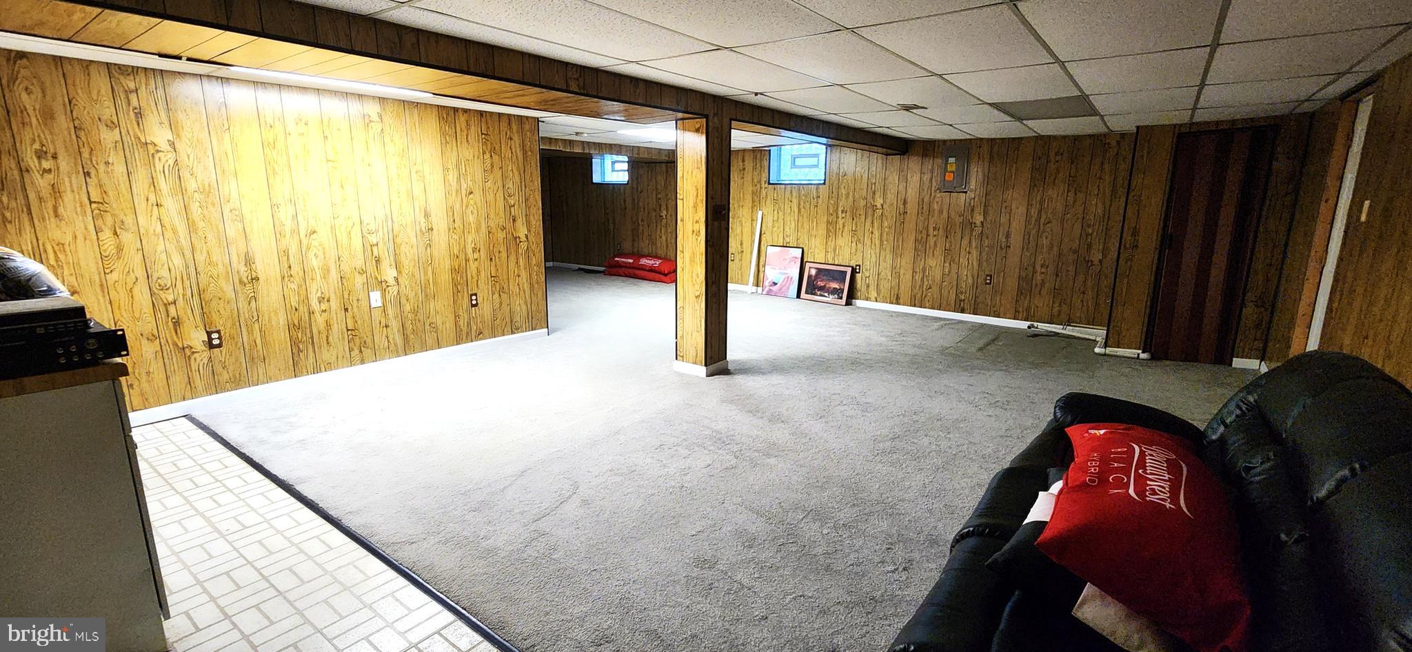 HALLFIELD MANOR - Residential