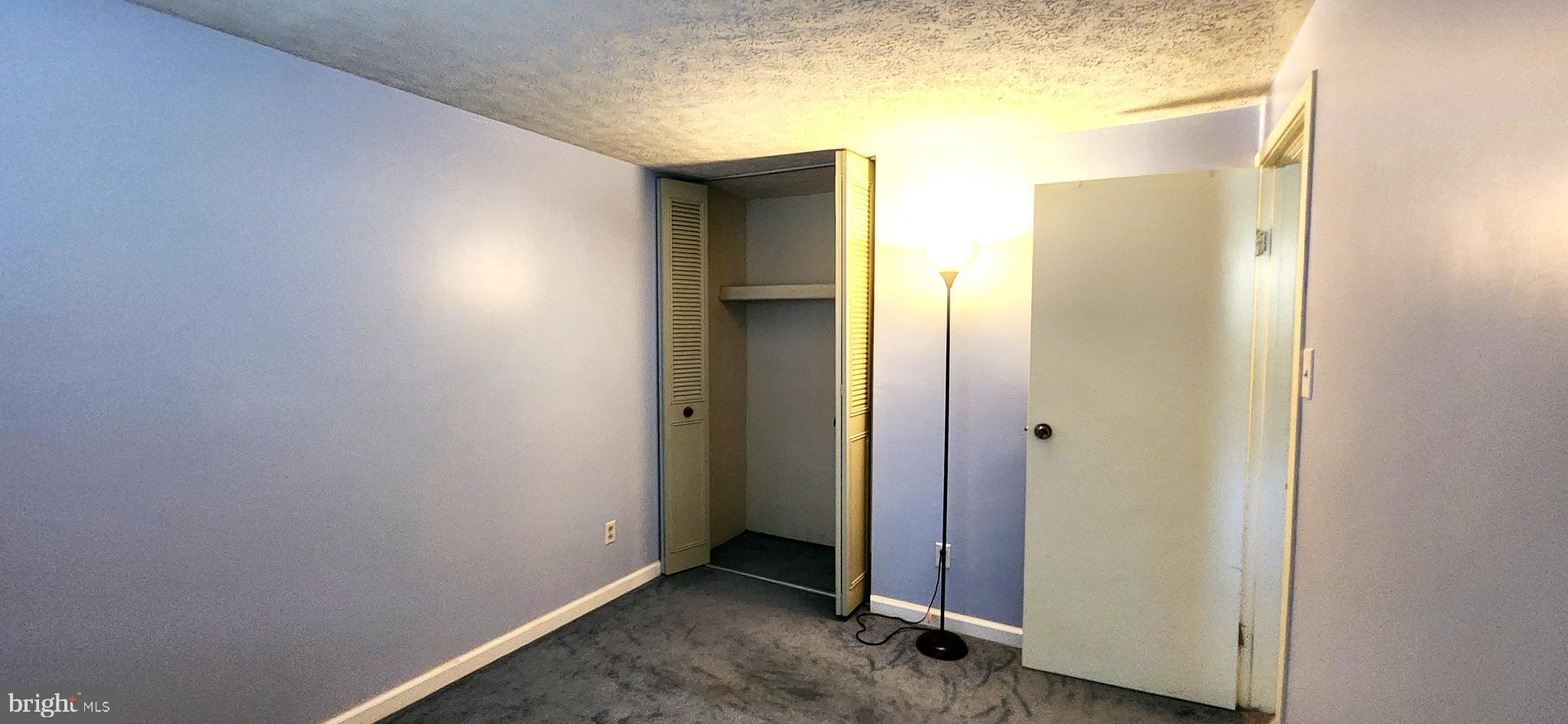 HALLFIELD MANOR - Residential