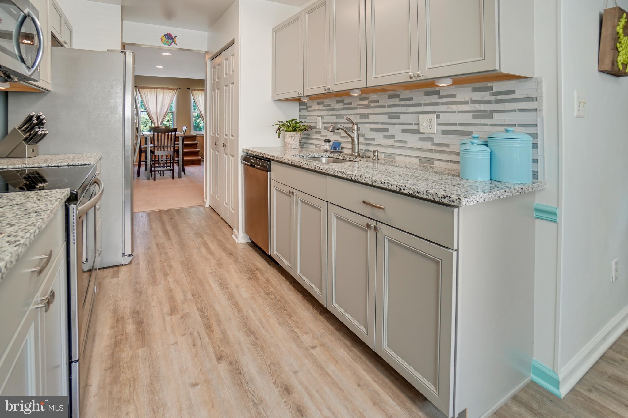 CARLTON SQUARE - Residential