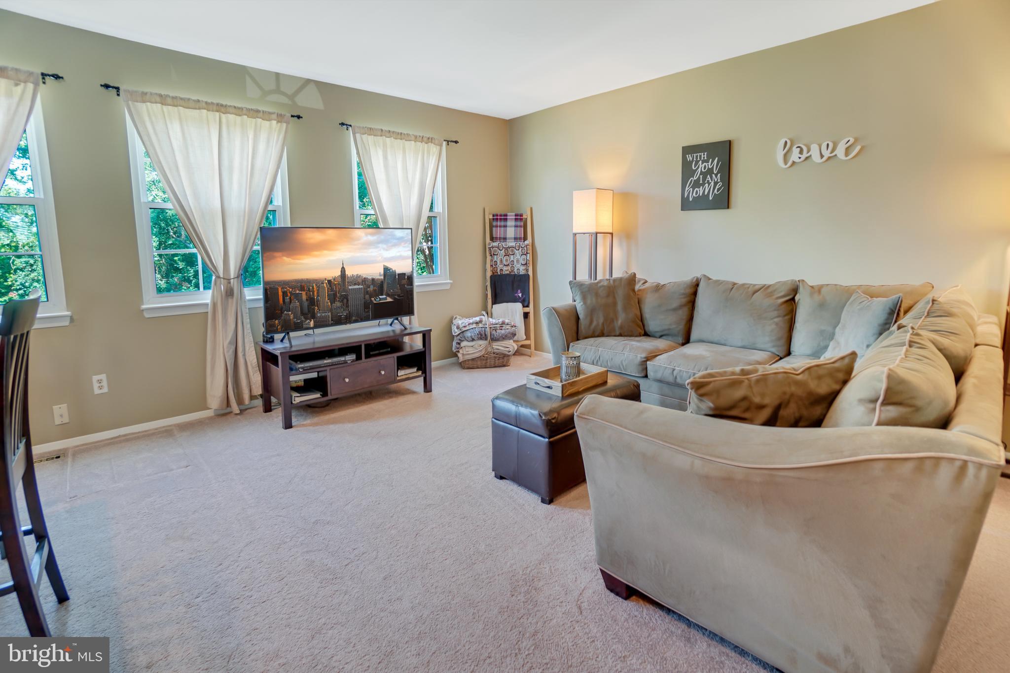 CARLTON SQUARE - Residential