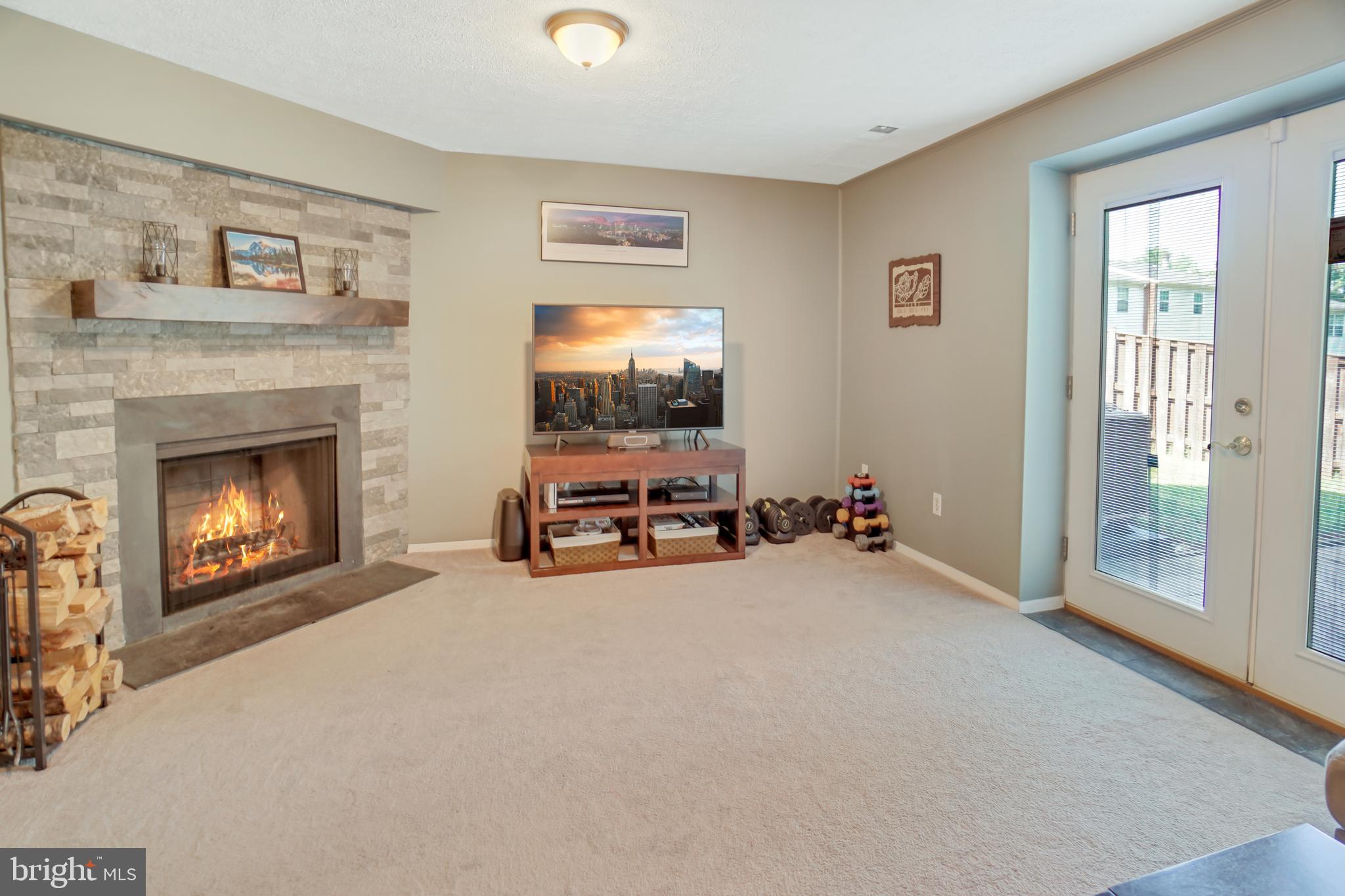 CARLTON SQUARE - Residential