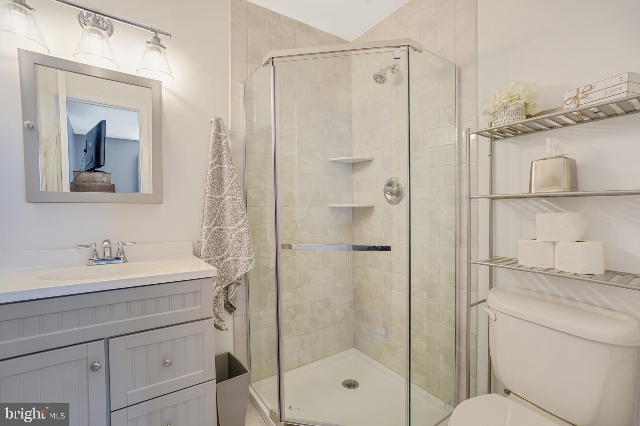 CARLTON SQUARE - Residential