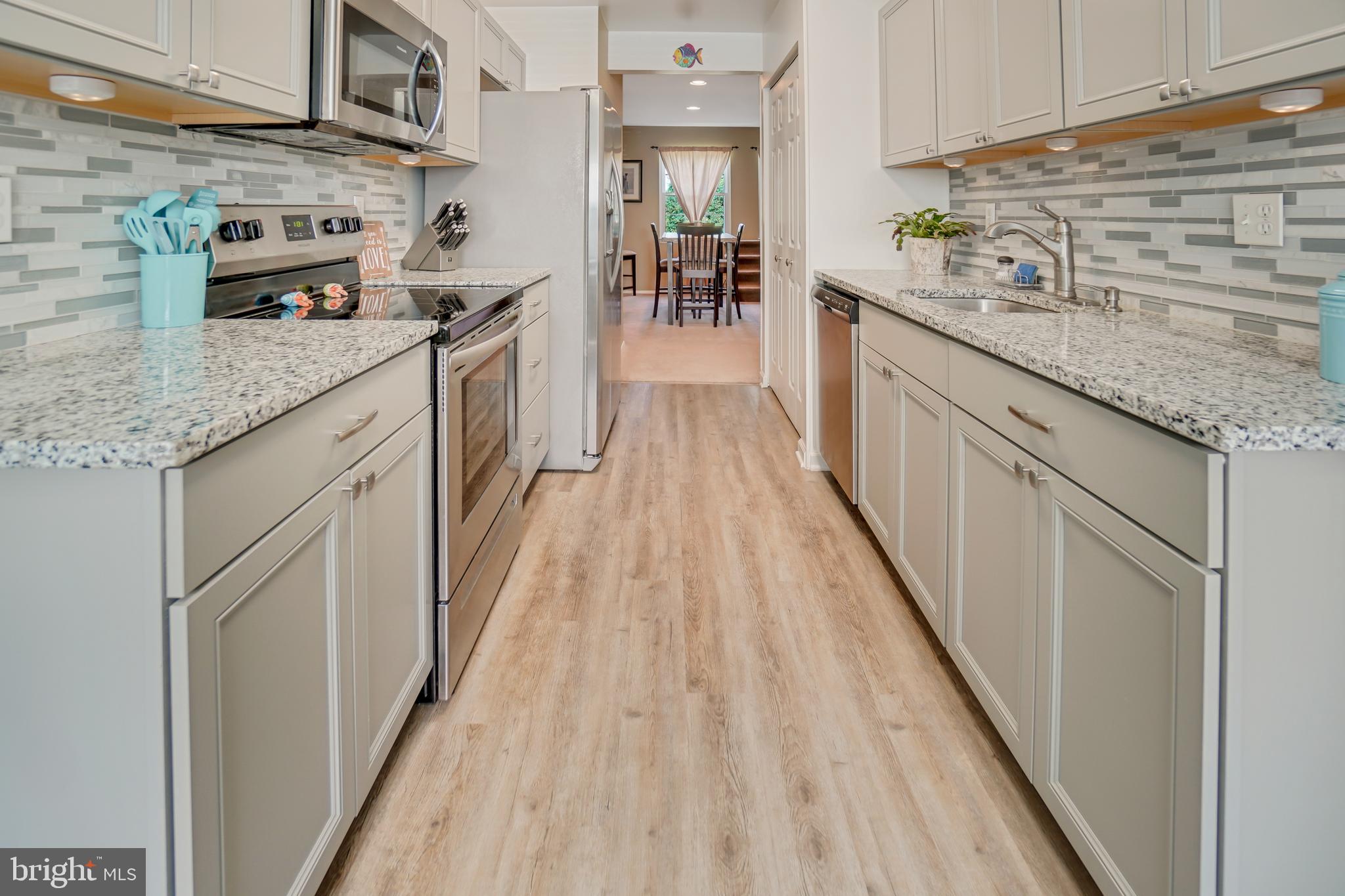 CARLTON SQUARE - Residential