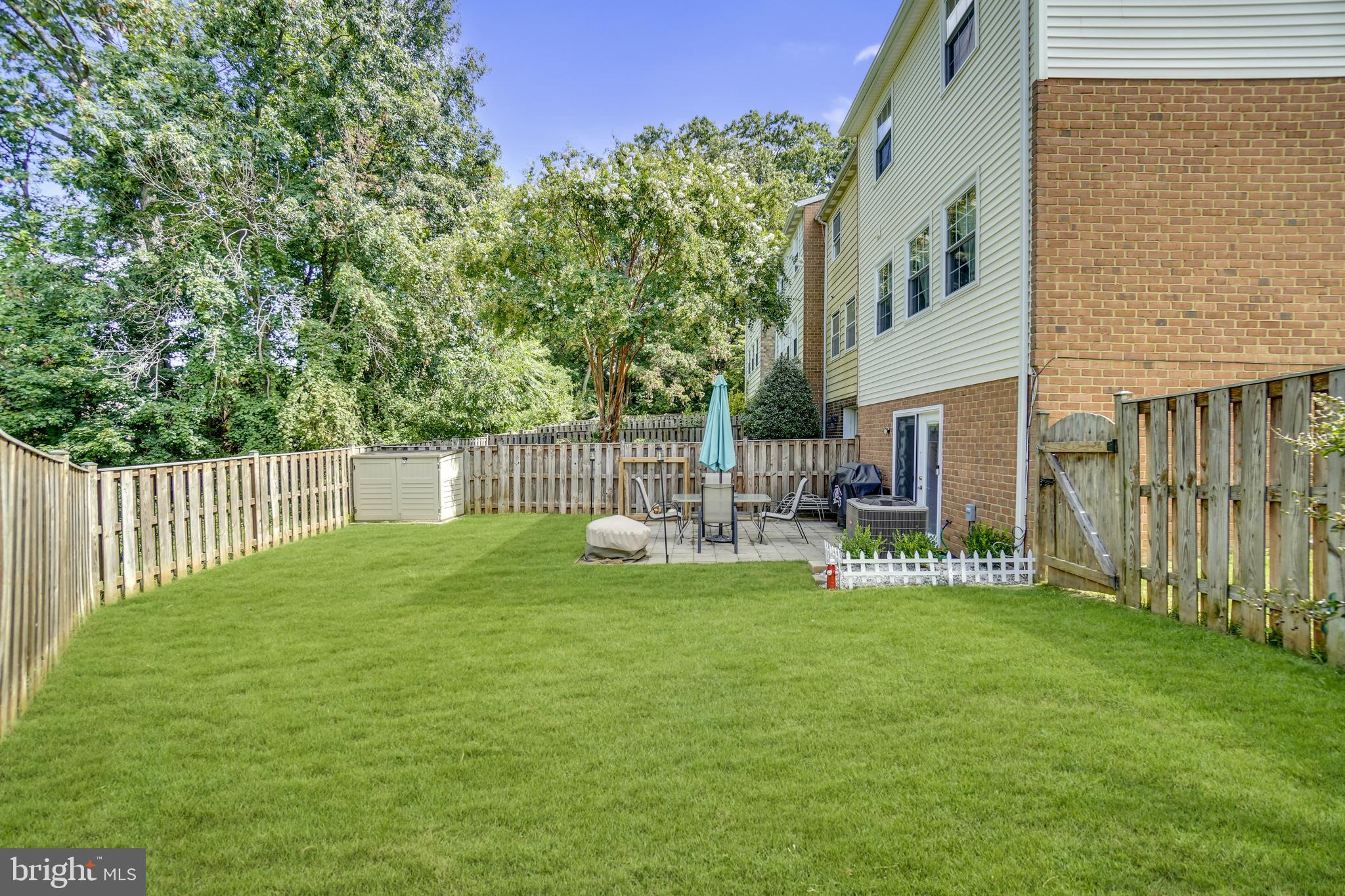 CARLTON SQUARE - Residential