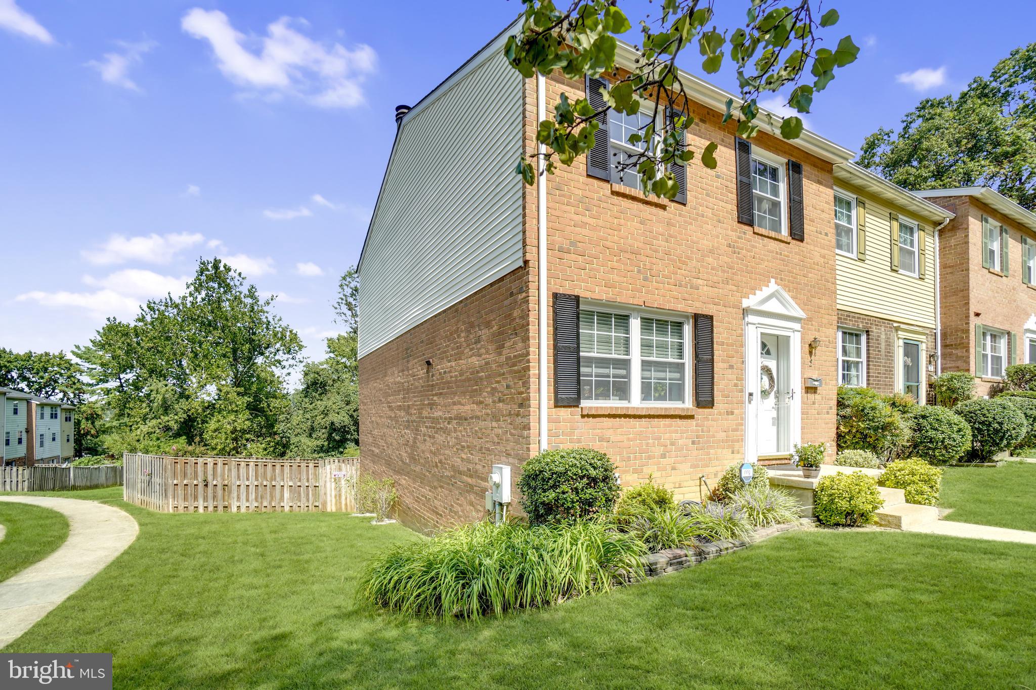 CARLTON SQUARE - Residential