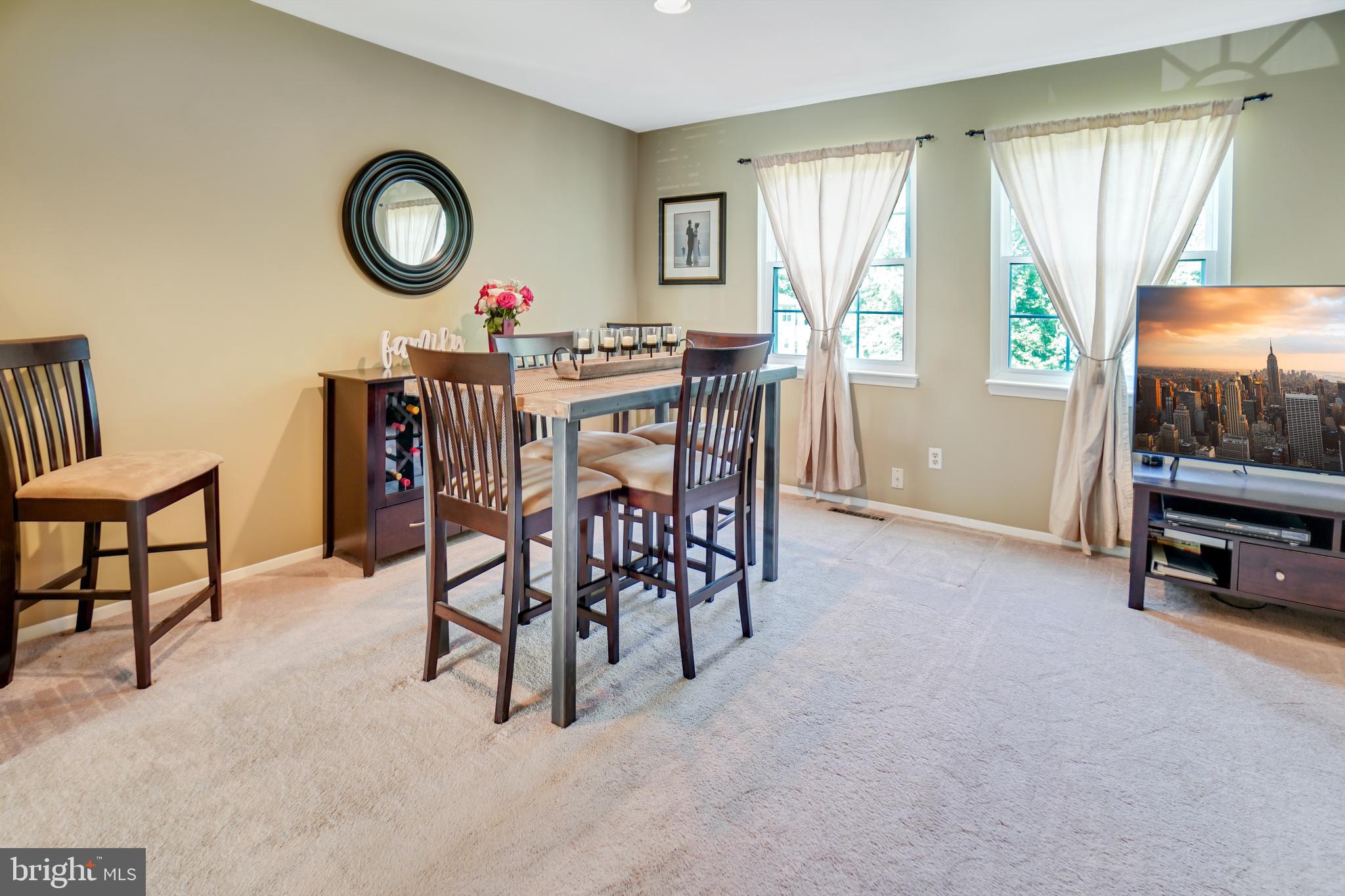 CARLTON SQUARE - Residential