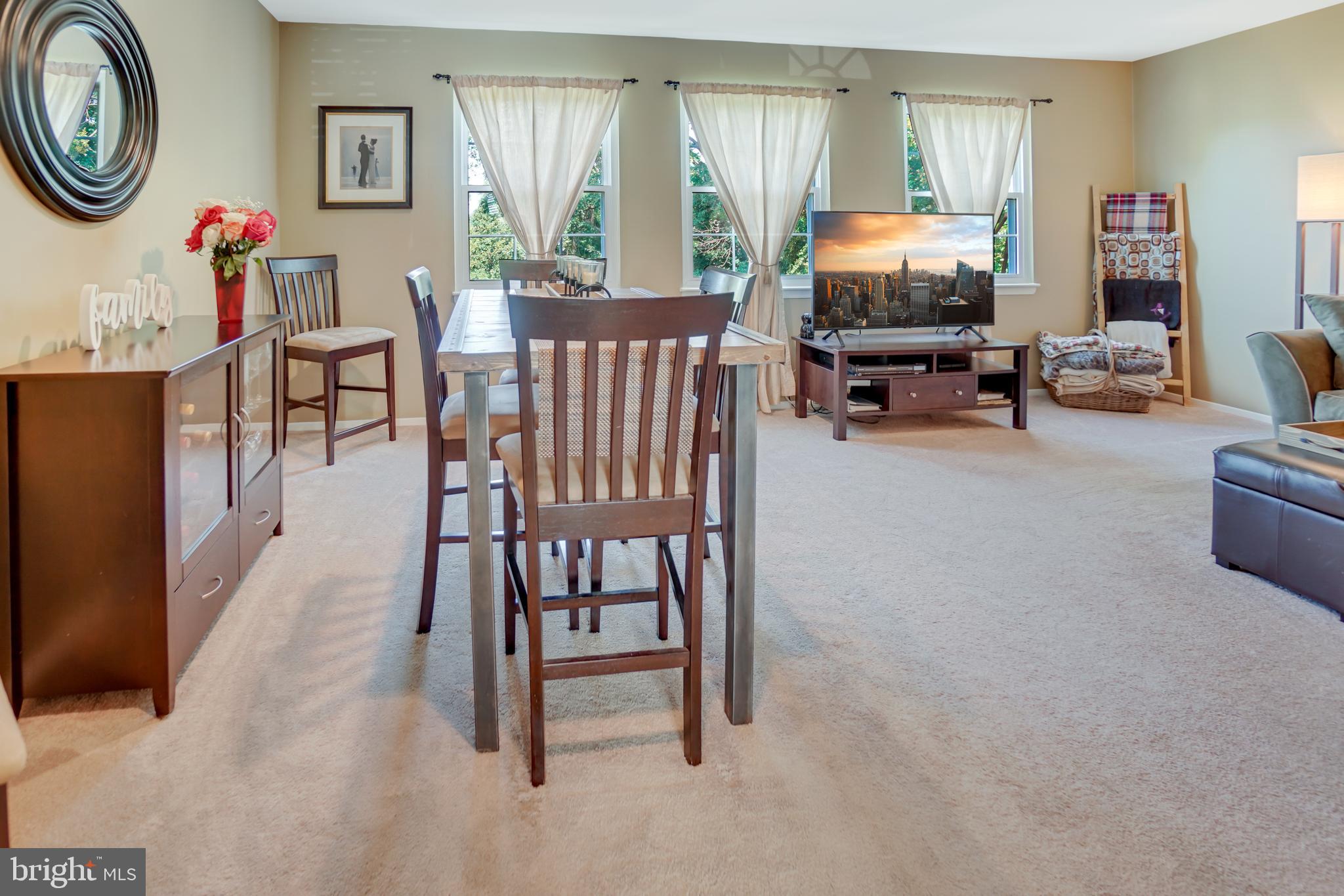 CARLTON SQUARE - Residential