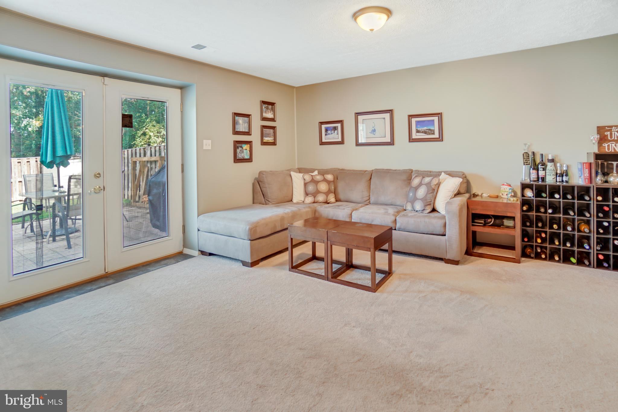 CARLTON SQUARE - Residential