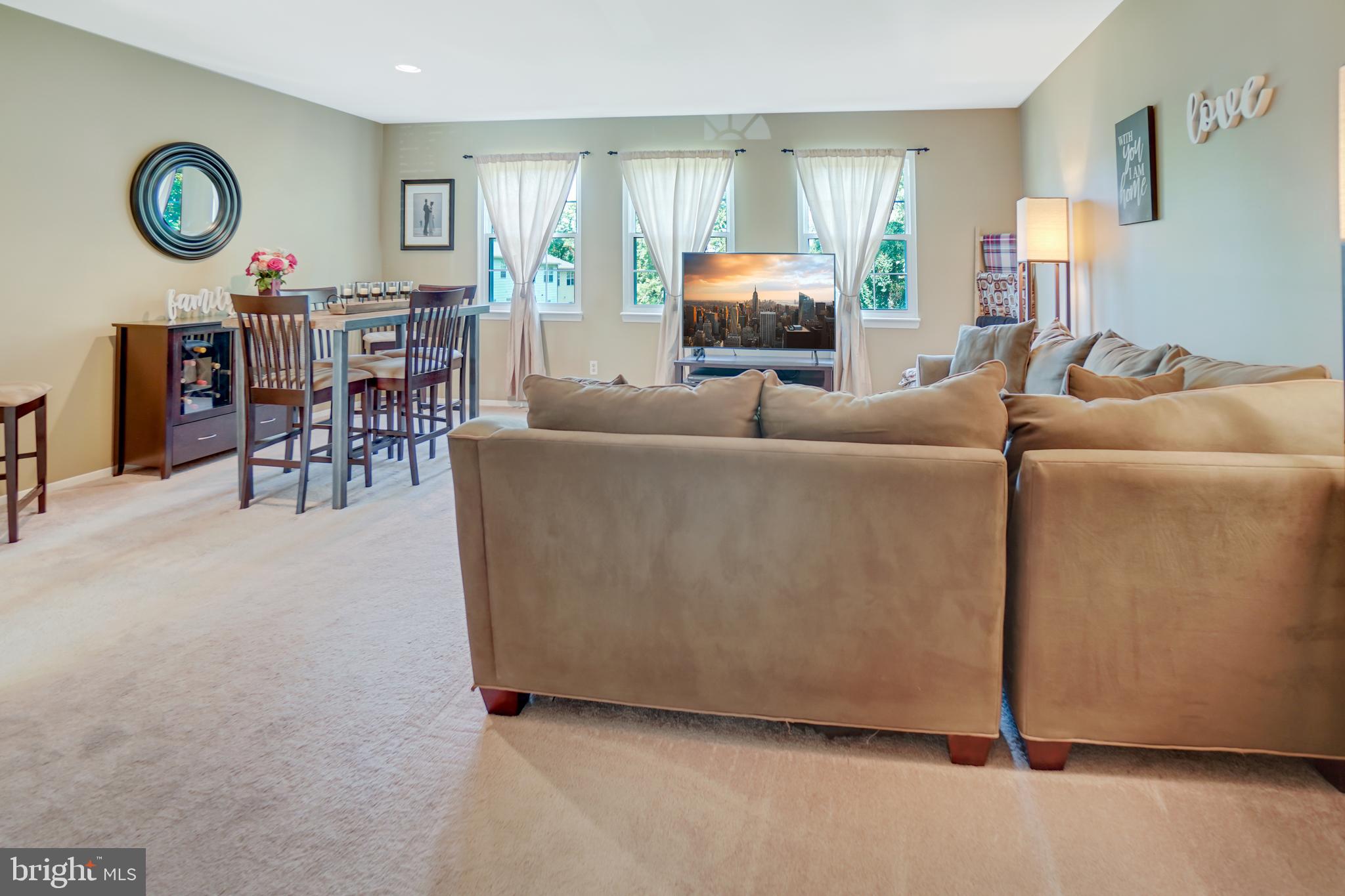 CARLTON SQUARE - Residential