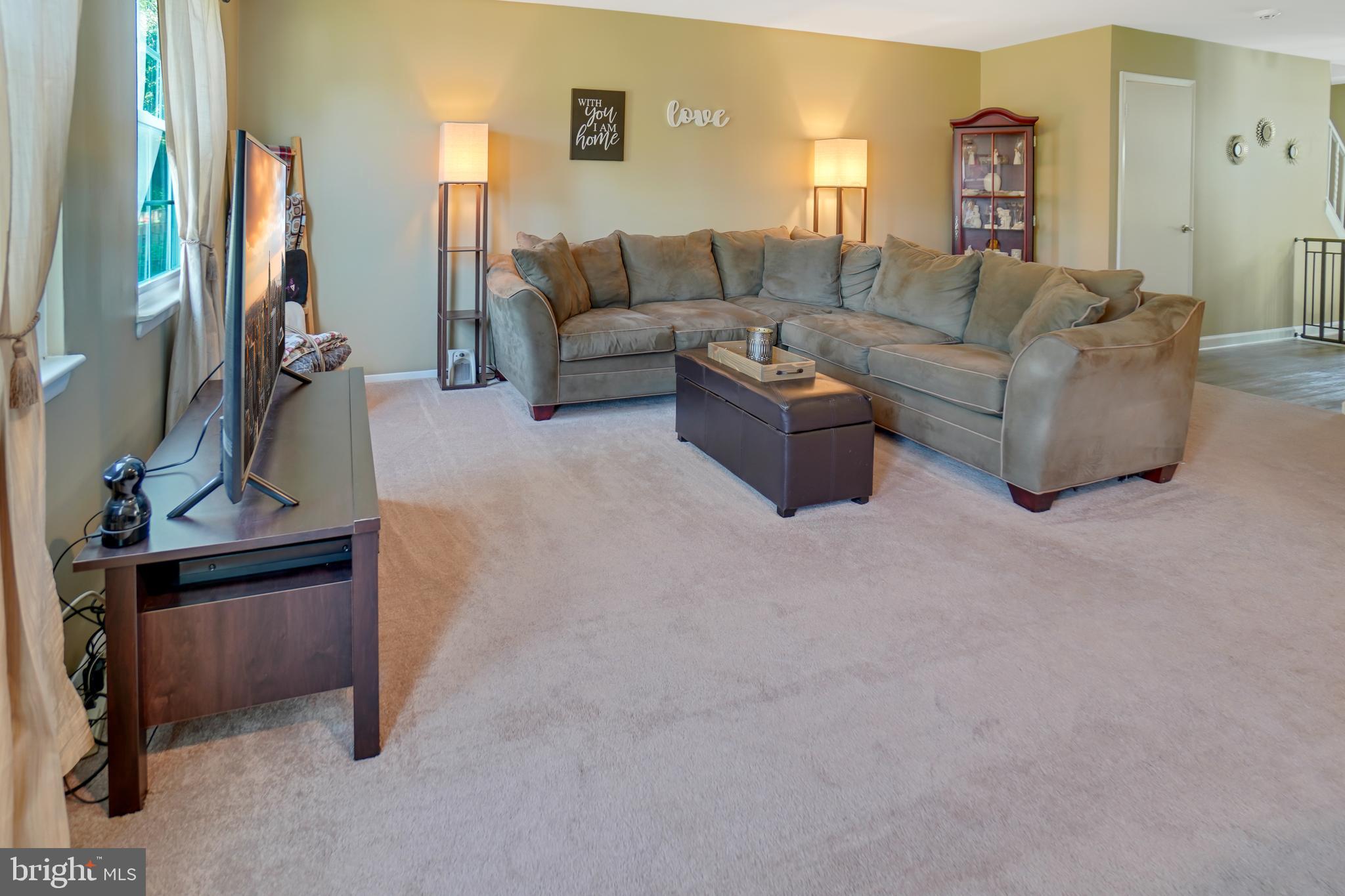 CARLTON SQUARE - Residential