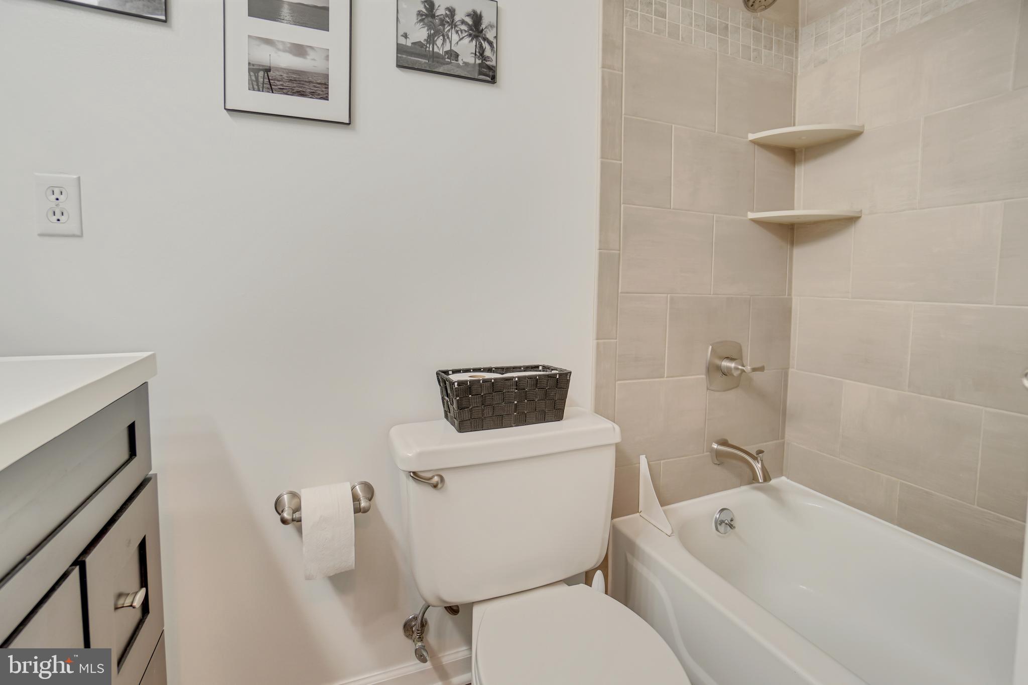 CARLTON SQUARE - Residential