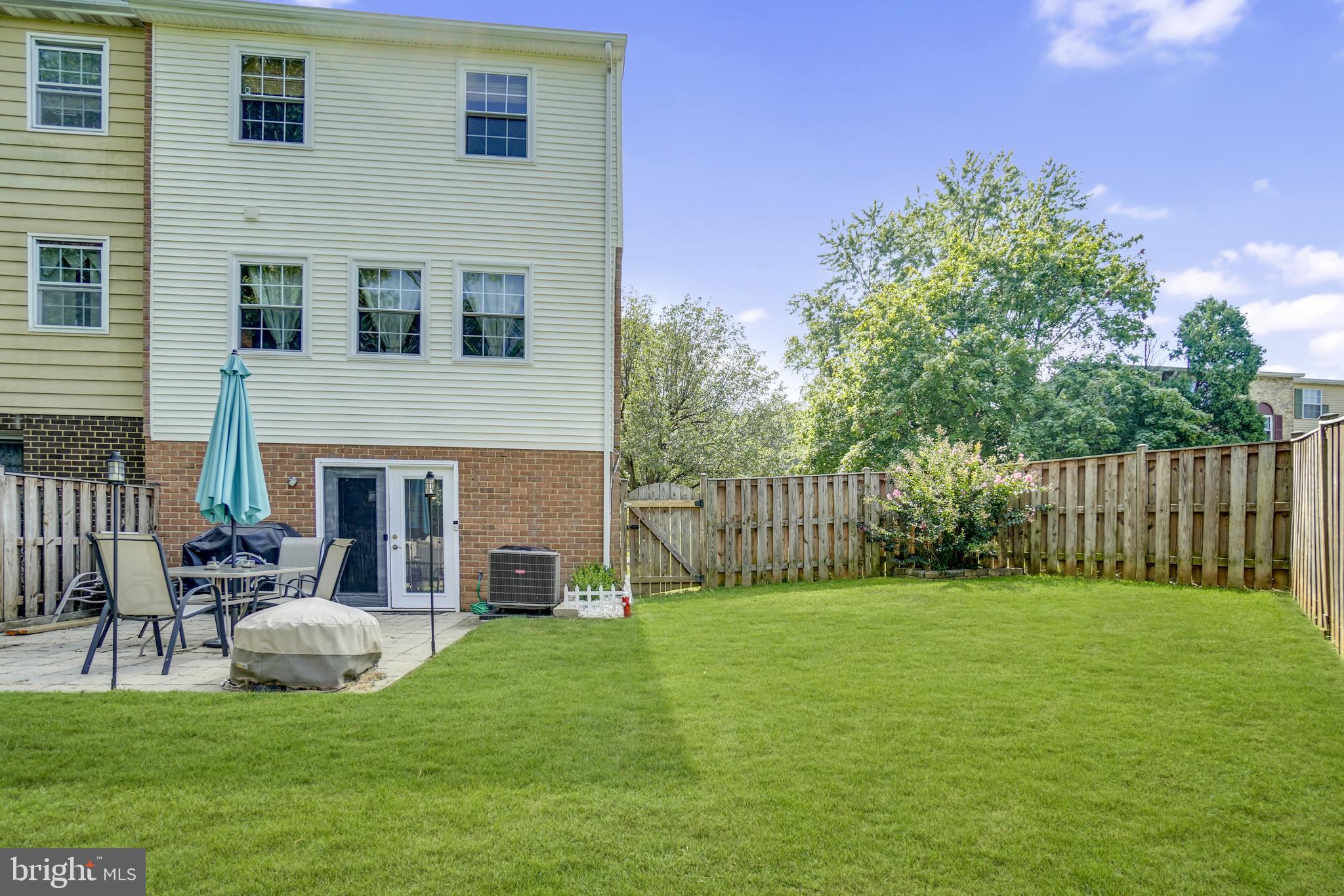 CARLTON SQUARE - Residential